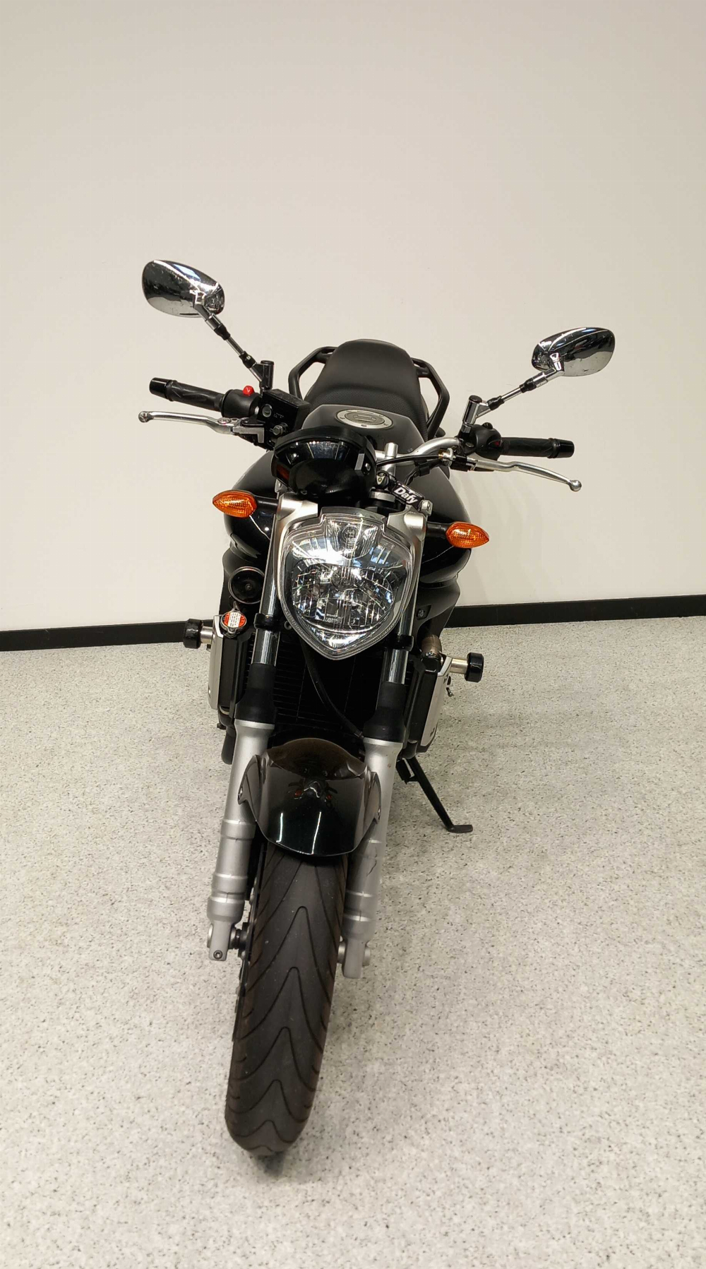 Yamaha FZ6 N 2006 vue avant