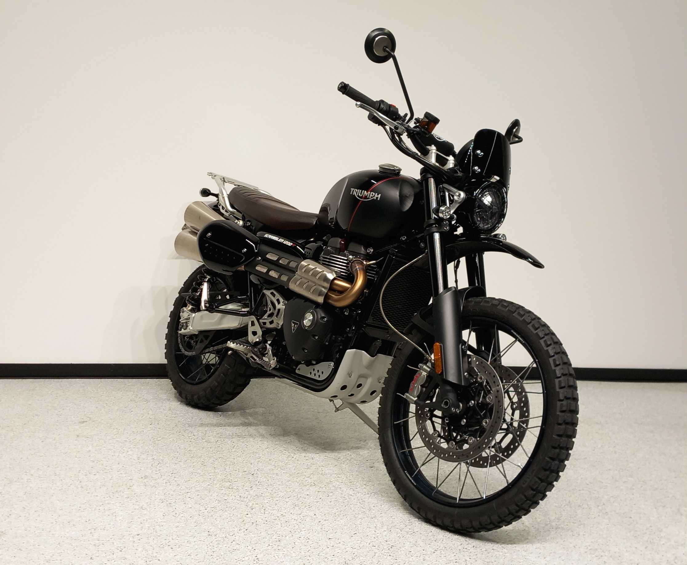 Triumph 1200 Scrambler XC 2020 HD vue 3/4 droite