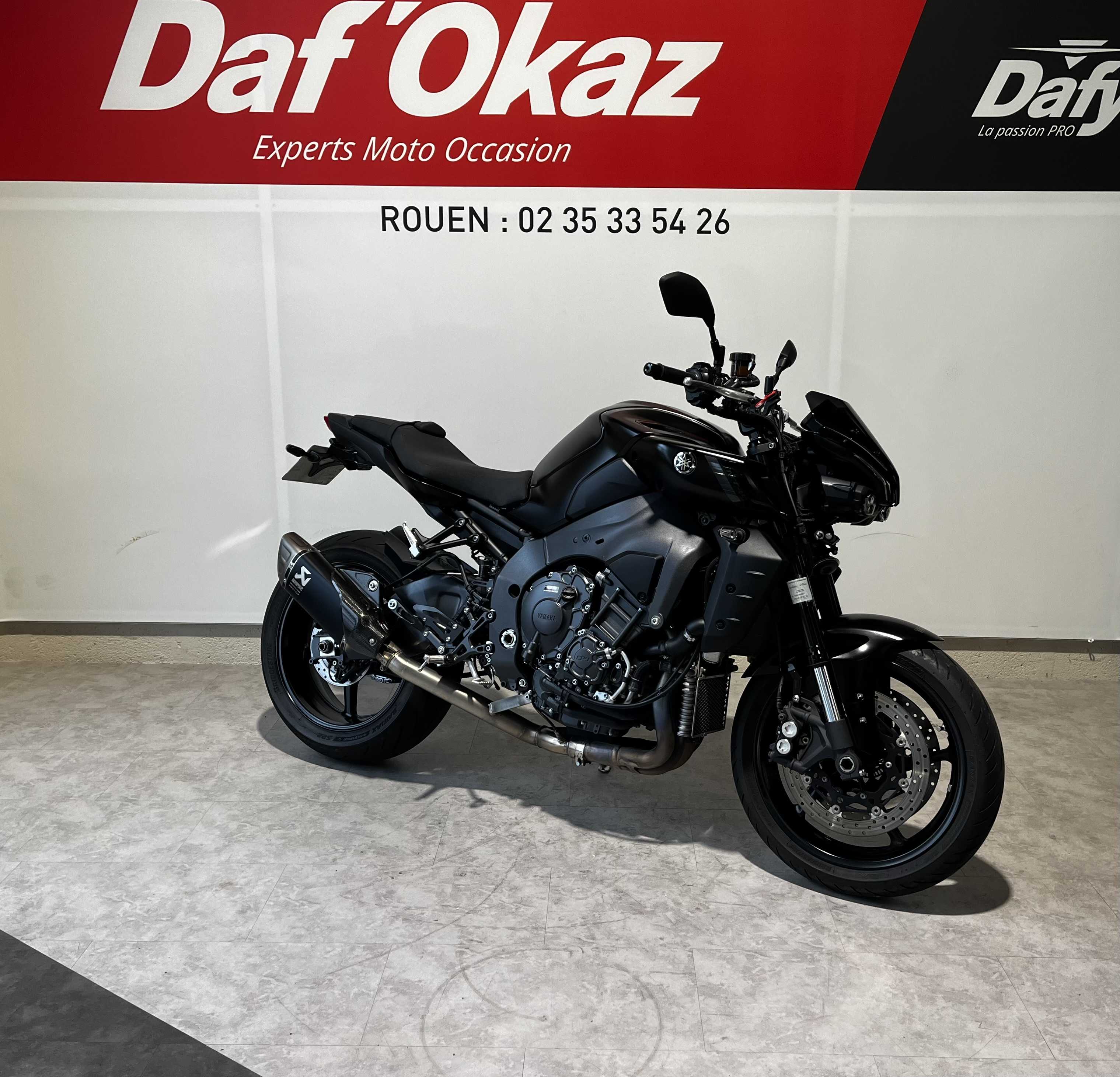 Yamaha MT-10 2022 HD vue 3/4 droite