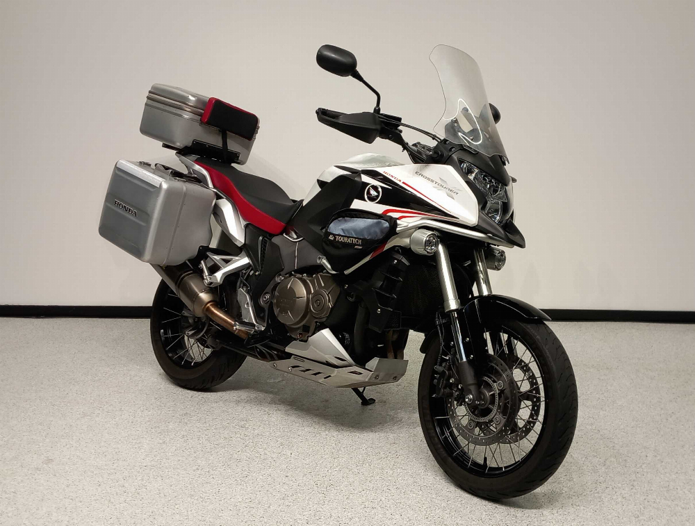 Honda VFR 1200 X Crosstourer 2012 vue 3/4 droite