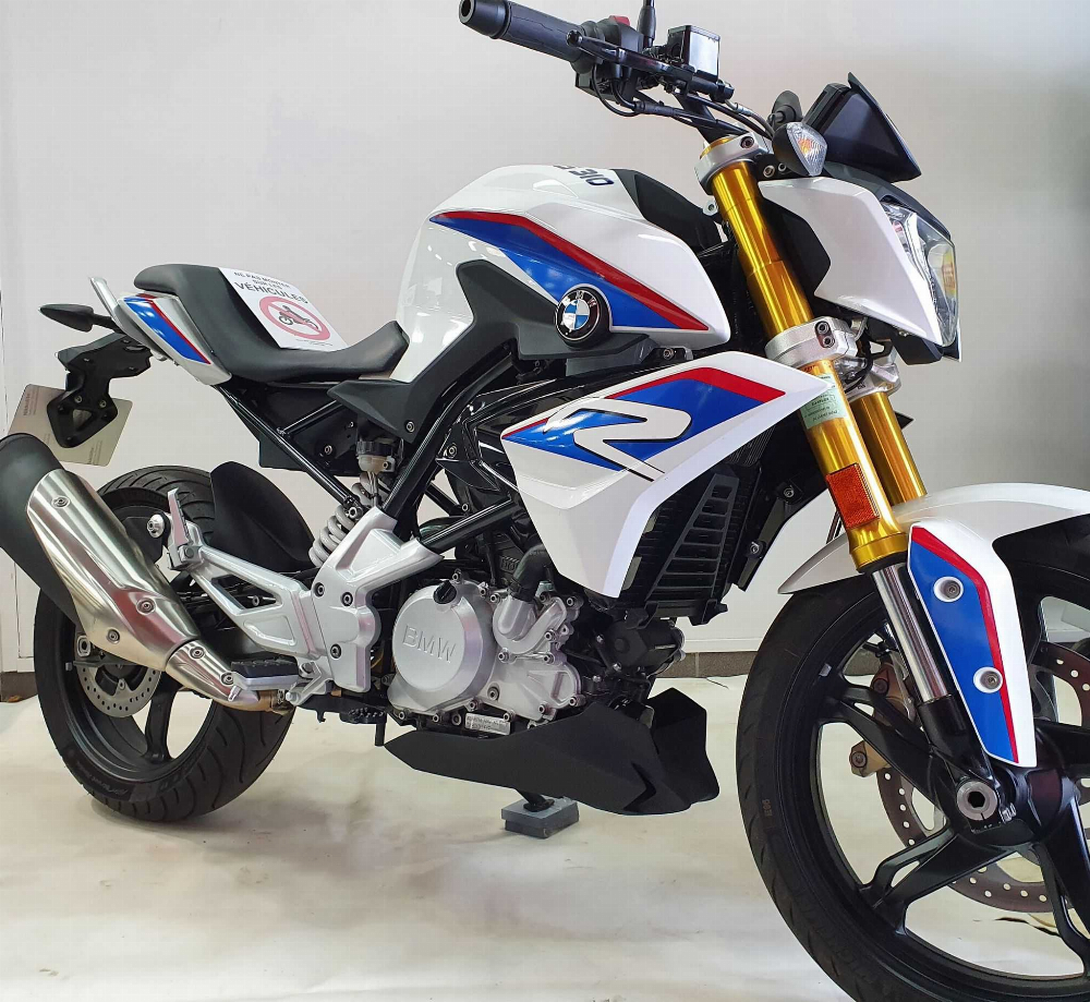 BMW G 310 R 2017 vue 3/4 droite