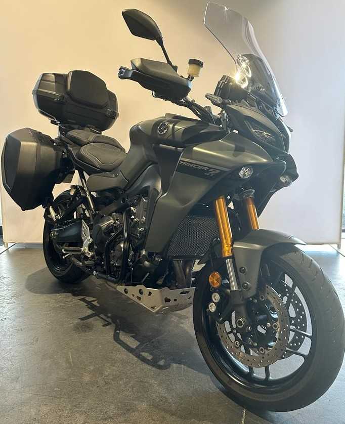 Yamaha Tracer 900 GT 2021 HD vue 3/4 droite