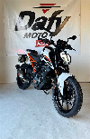 Aperçu KTM 125 Duke 2018 vue 3/4 droite