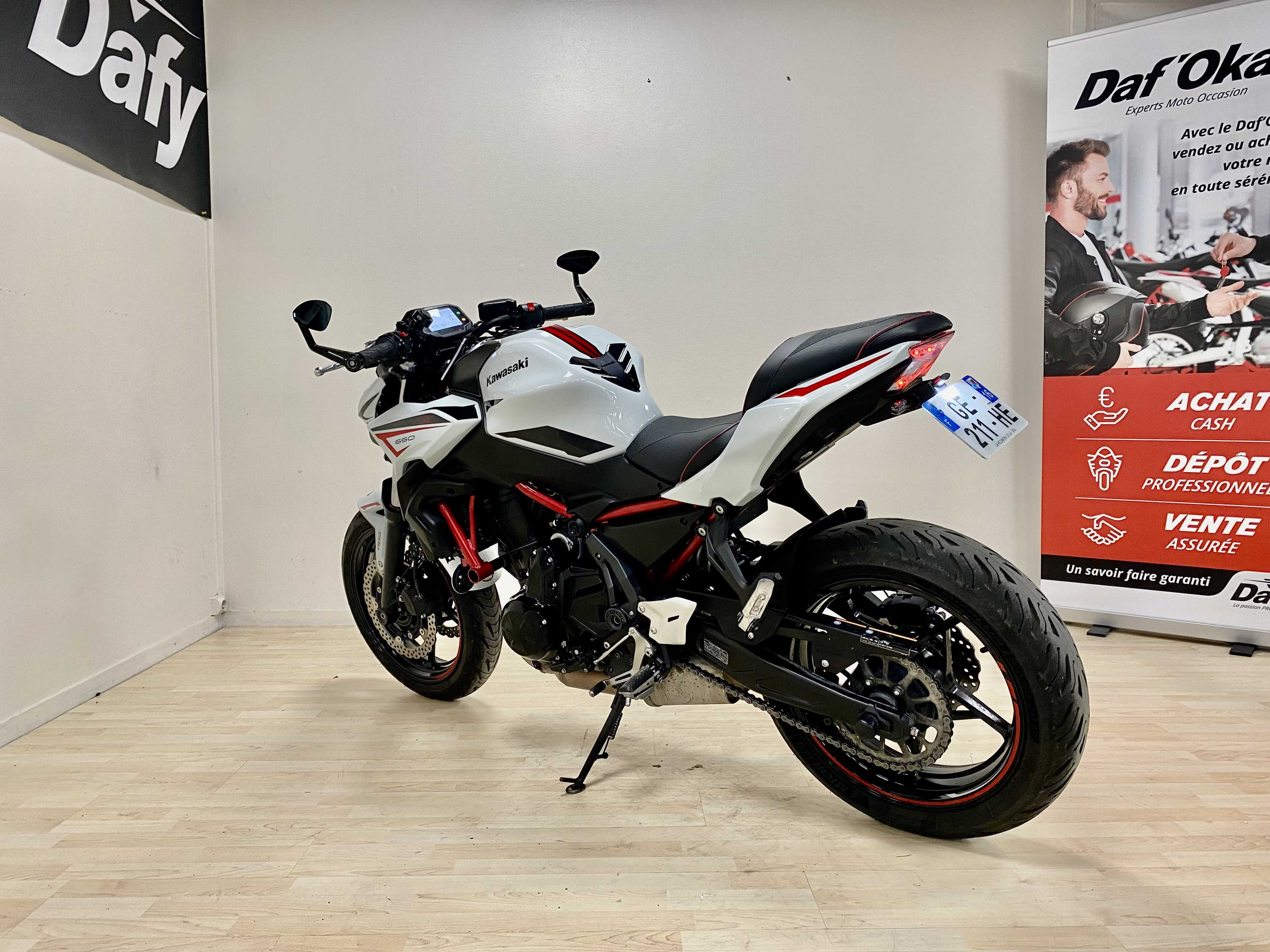 Kawasaki Z 650 Urban 2022 HD vue arrière