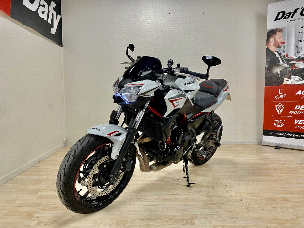 Kawasaki Z 650 Urban 2022 vue avant