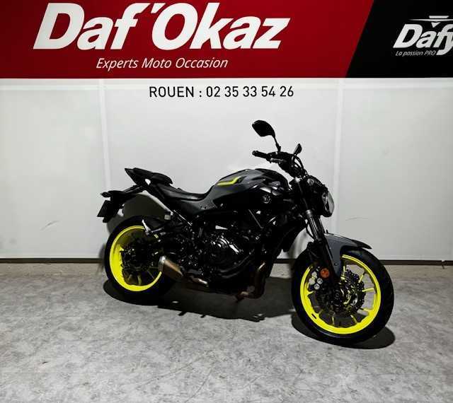 Yamaha MT-07 ABS 2017 vue 3/4 droite