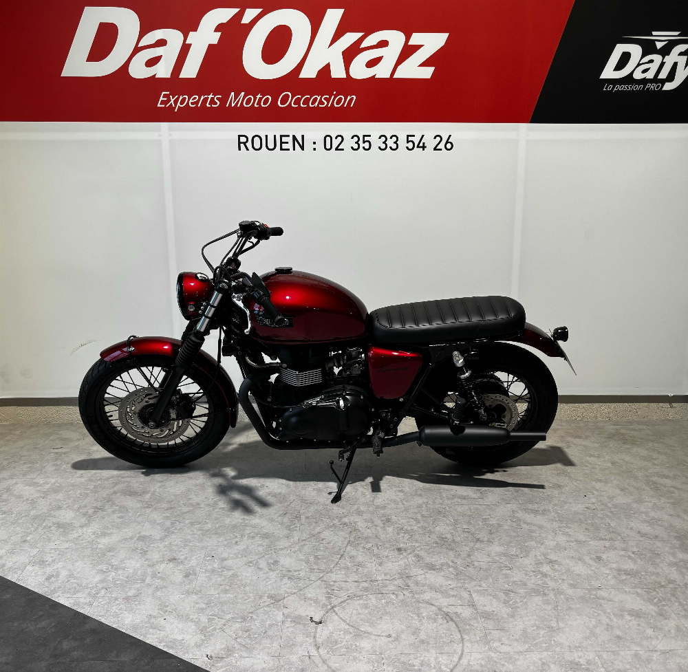 Triumph 865 Bonneville T100 2010 vue gauche