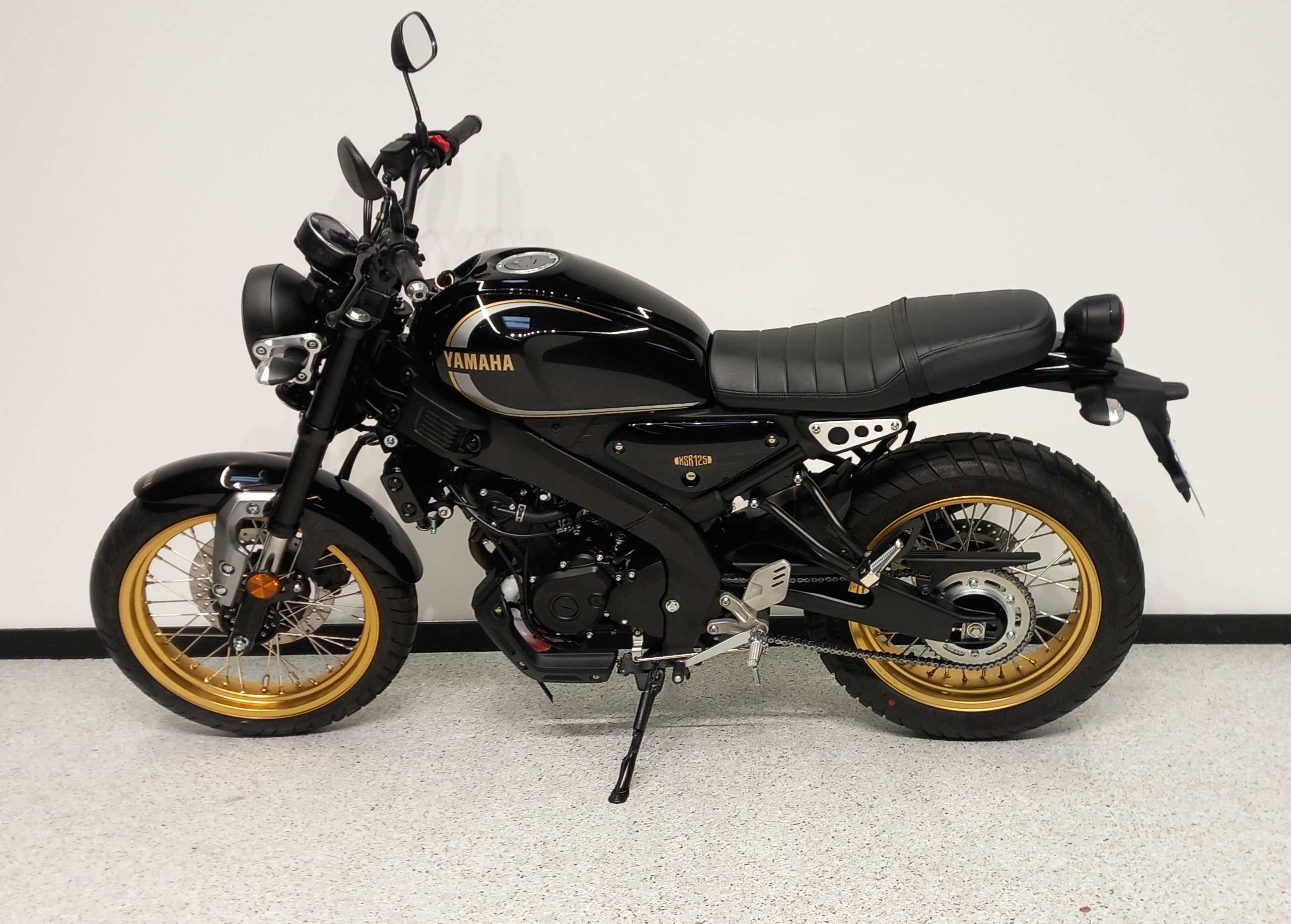 Yamaha XSR 125 2022 HD vue gauche