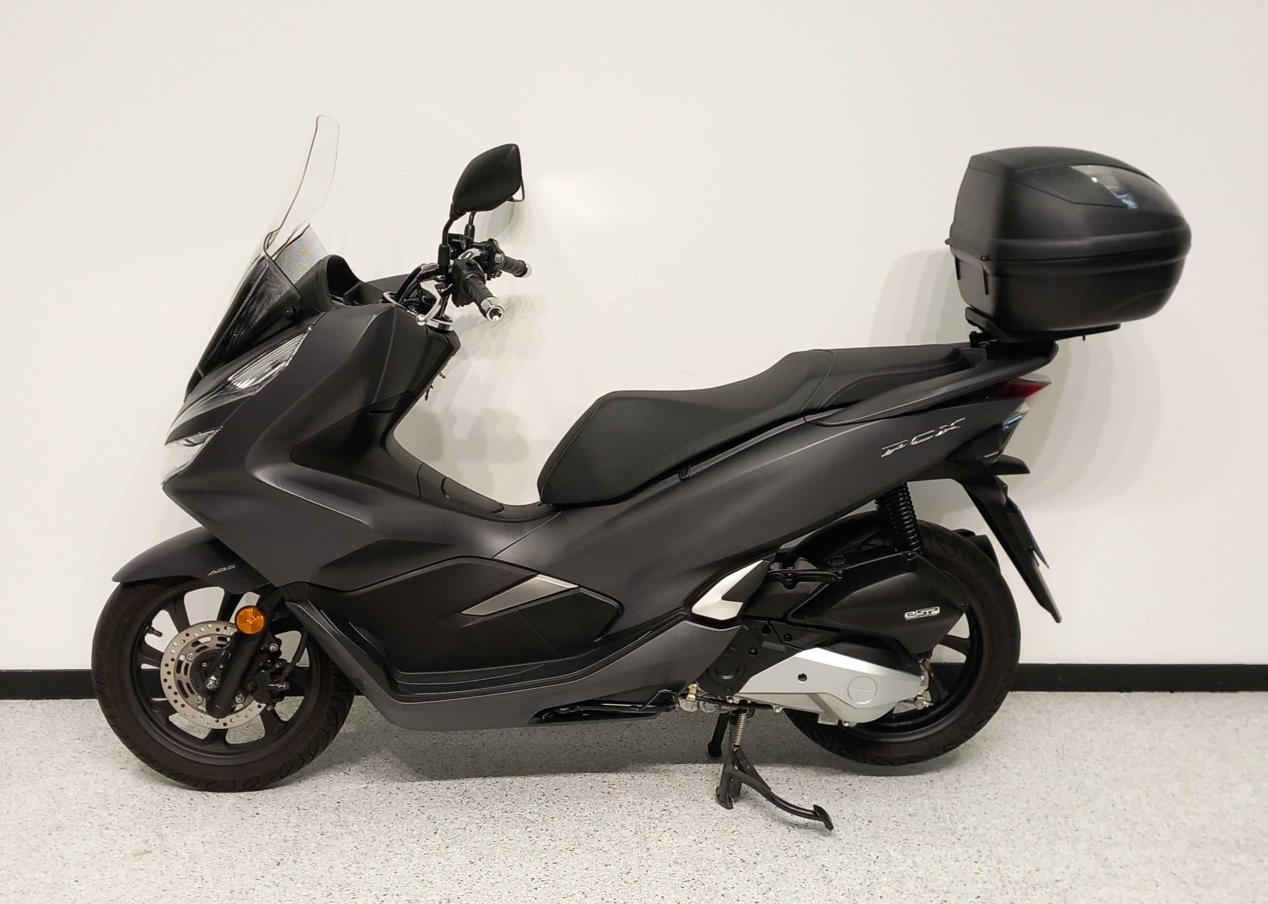 Honda PCX 125 2021 HD vue gauche