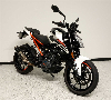 Aperçu KTM 125 Duke 2019 vue 3/4 droite