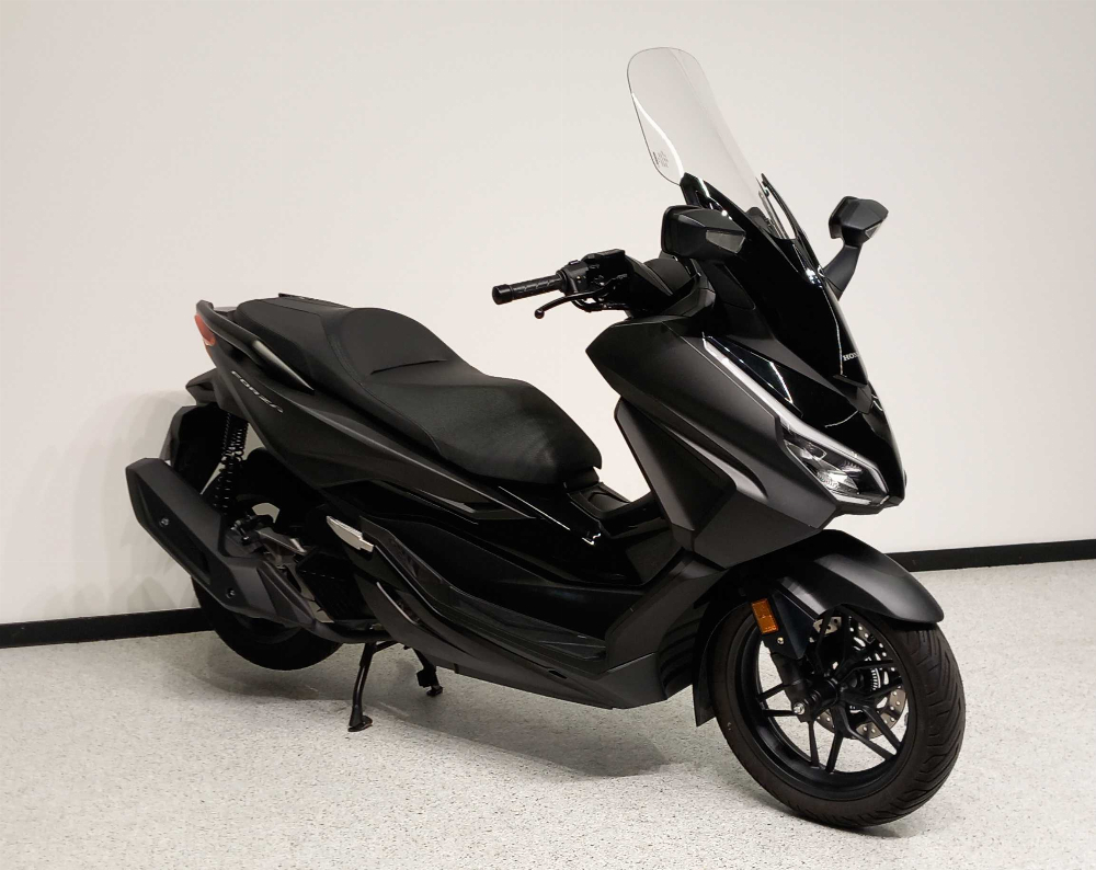 Honda NSS 125 Forza ABS 2022 vue 3/4 droite