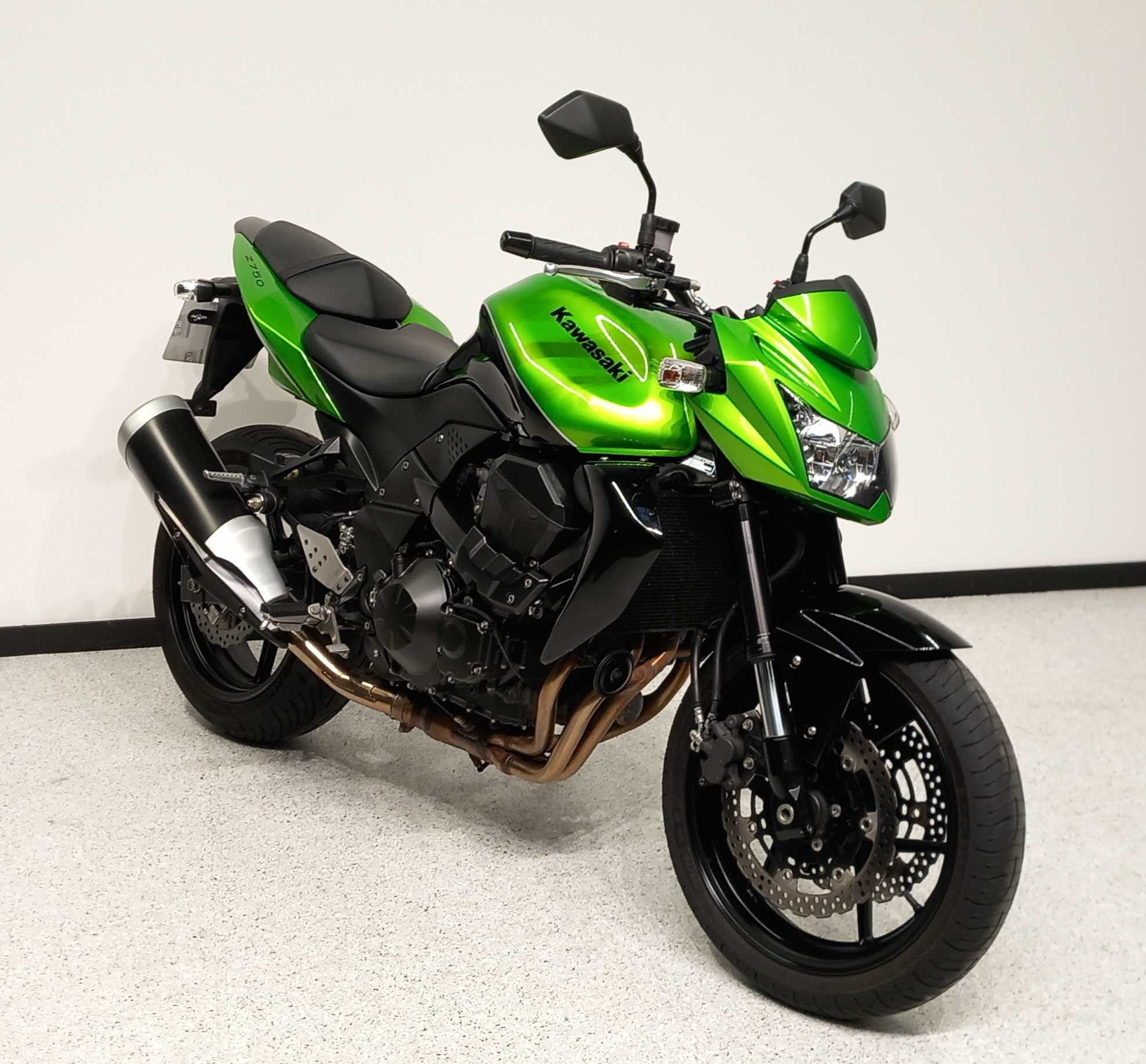 Kawasaki Z 750 (ZR750) 2009 HD vue 3/4 droite