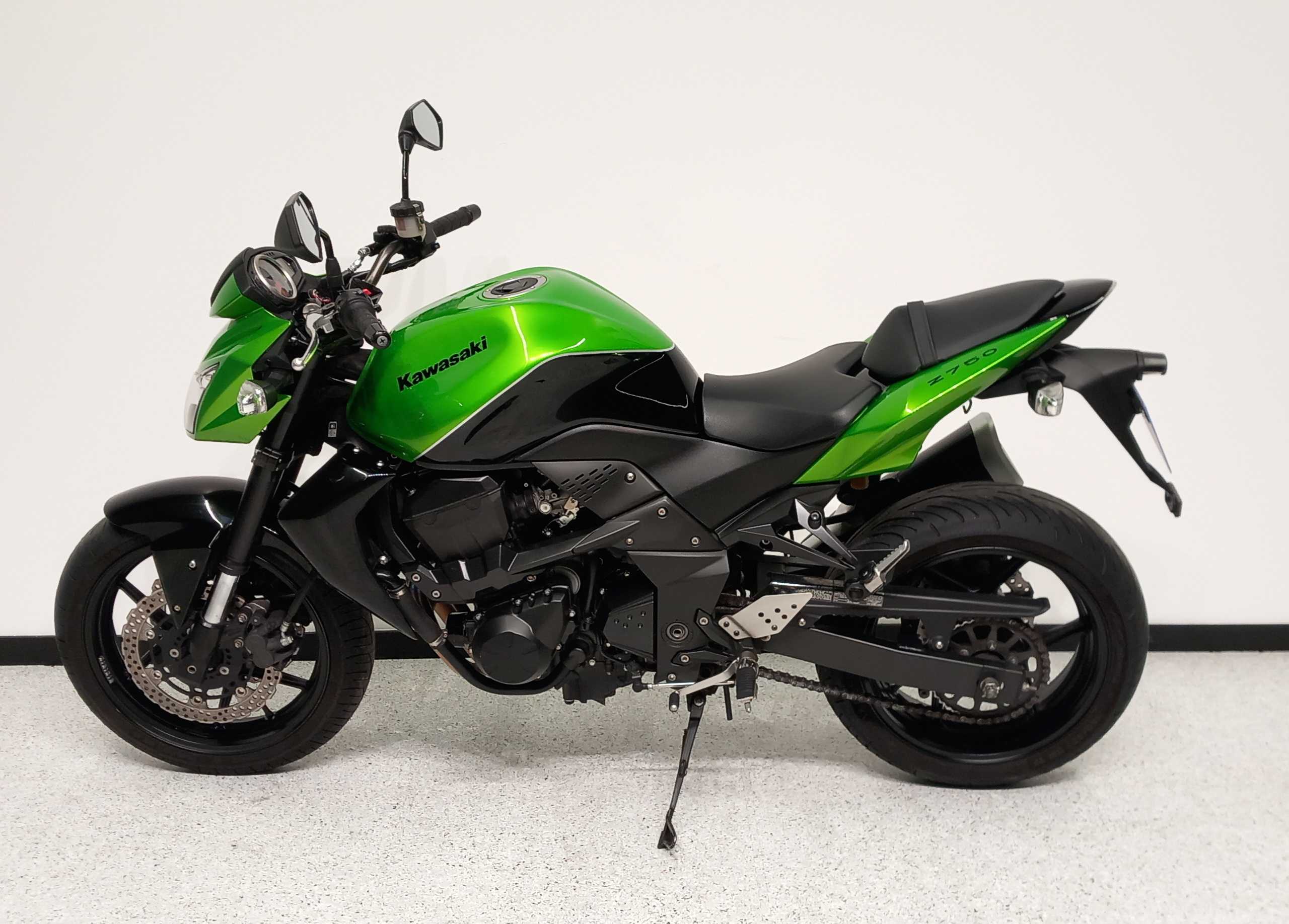 Kawasaki Z 750 (ZR750) 2009 HD vue gauche