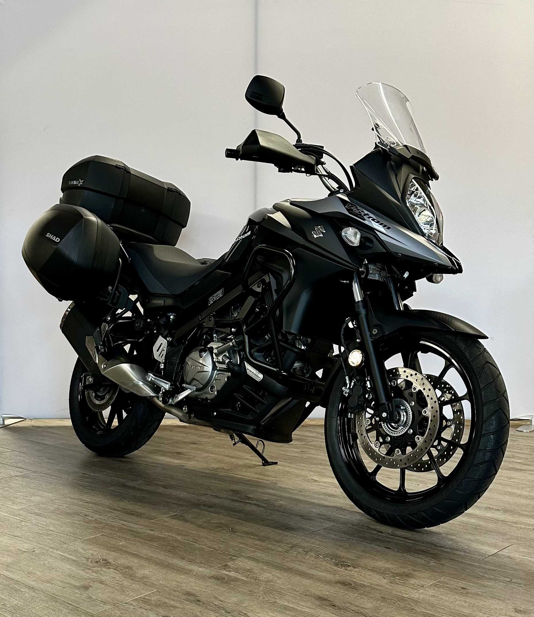 Suzuki DL 650 V-Strom ABS 2019 HD vue 3/4 droite