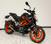 Aperçu KTM 125 Duke 2021 vue 3/4 droite