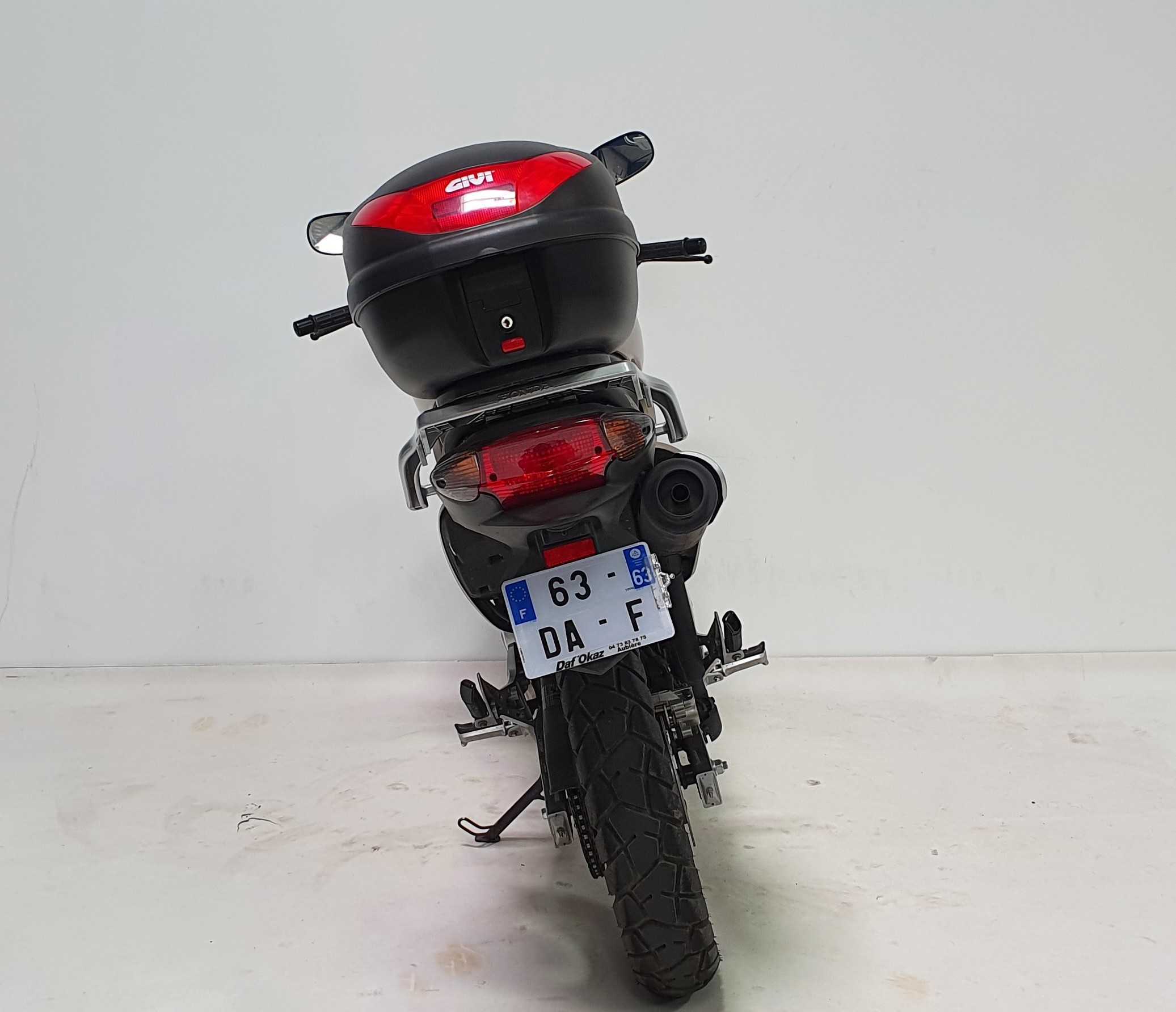 Honda XL 125 V Varadero 2007 HD vue arrière