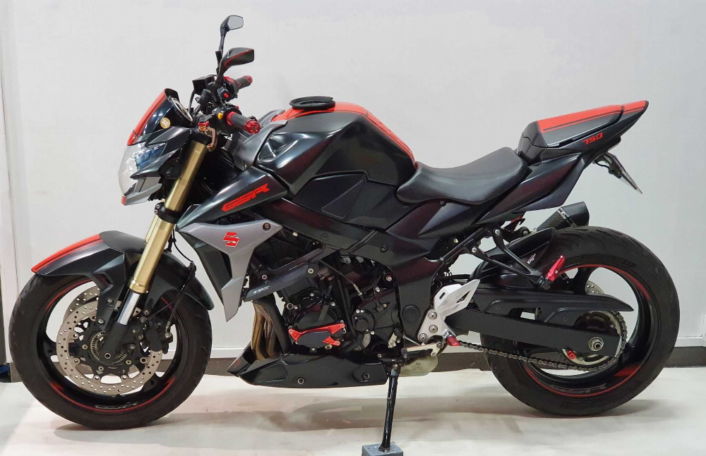 Suzuki GSR 750 ABS 2014 vue gauche