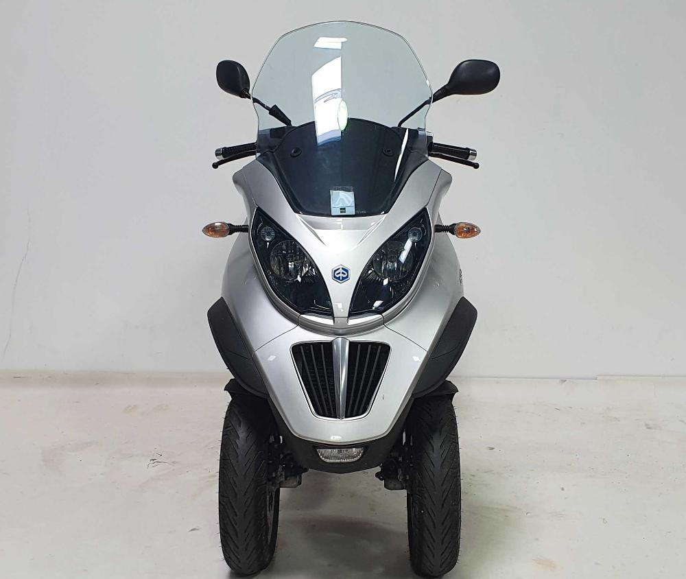 Piaggio MP3 250 LT 2009 vue avant