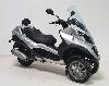 Aperçu Piaggio MP3 250 LT 2009 vue 3/4 droite