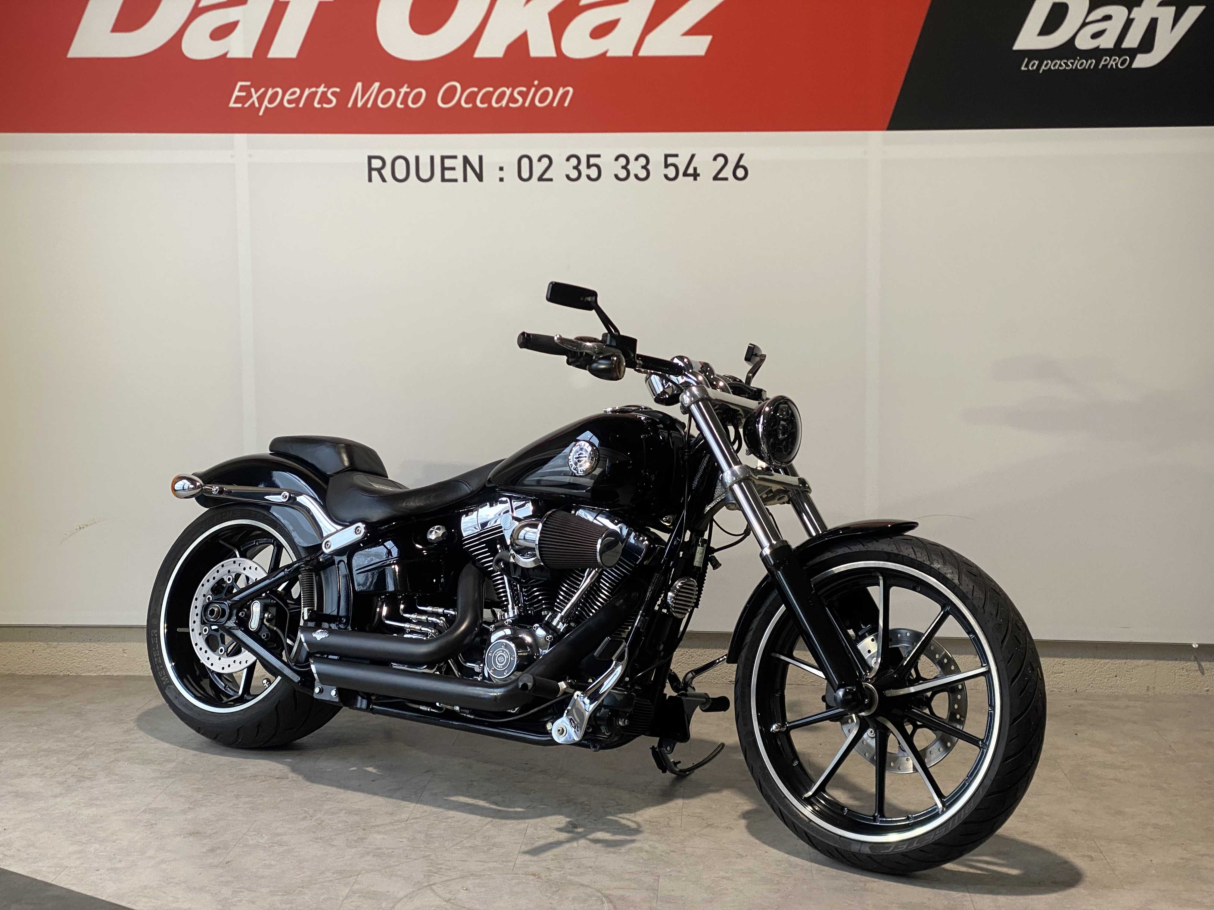 Harley-Davidson BreakOut 1690 2016 HD vue 3/4 droite