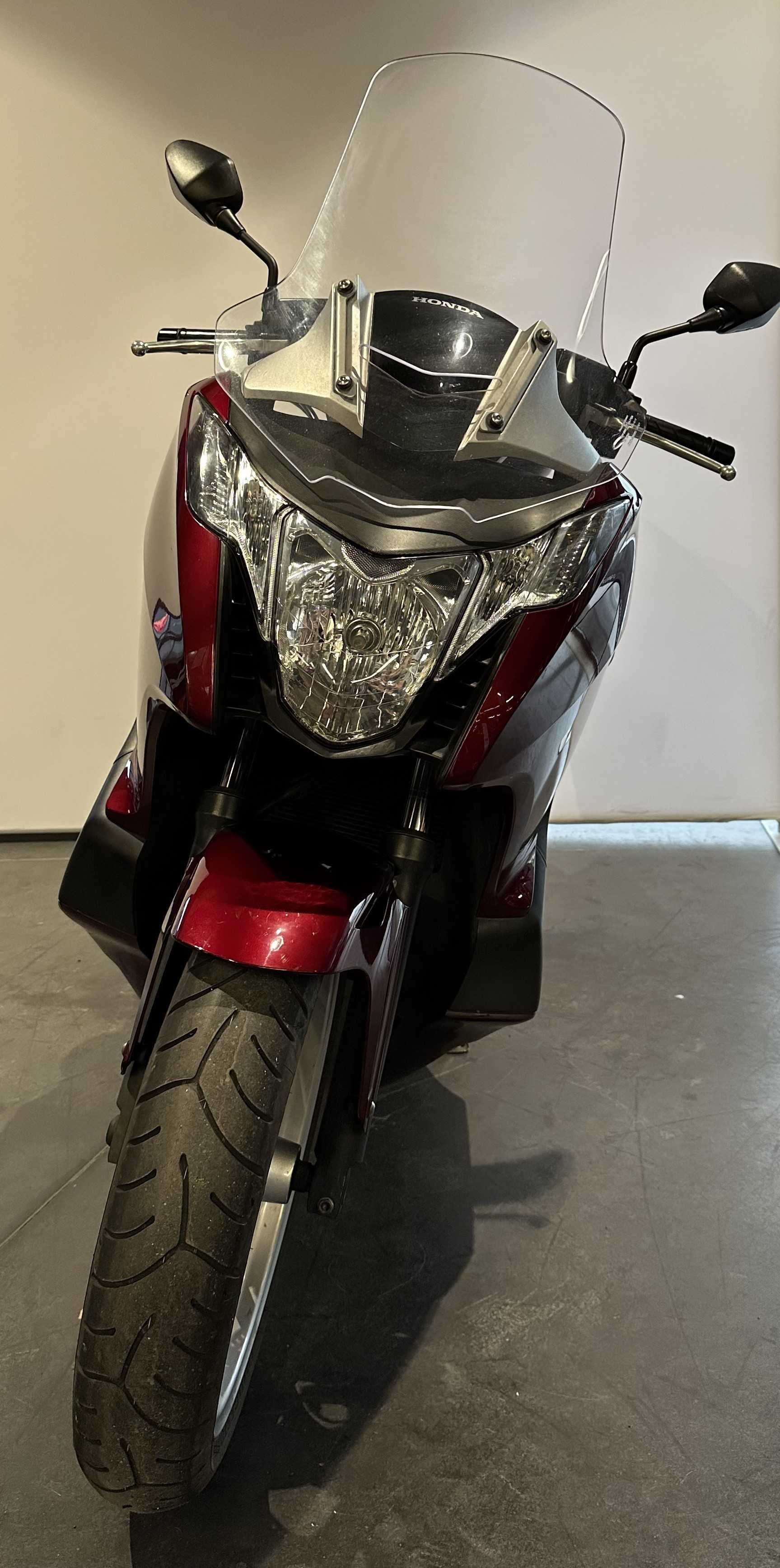 Honda NC 700 D Integra 2013 HD vue avant