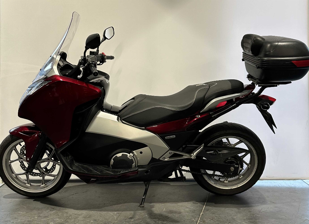 Honda NC 700 D Integra 2013 vue gauche