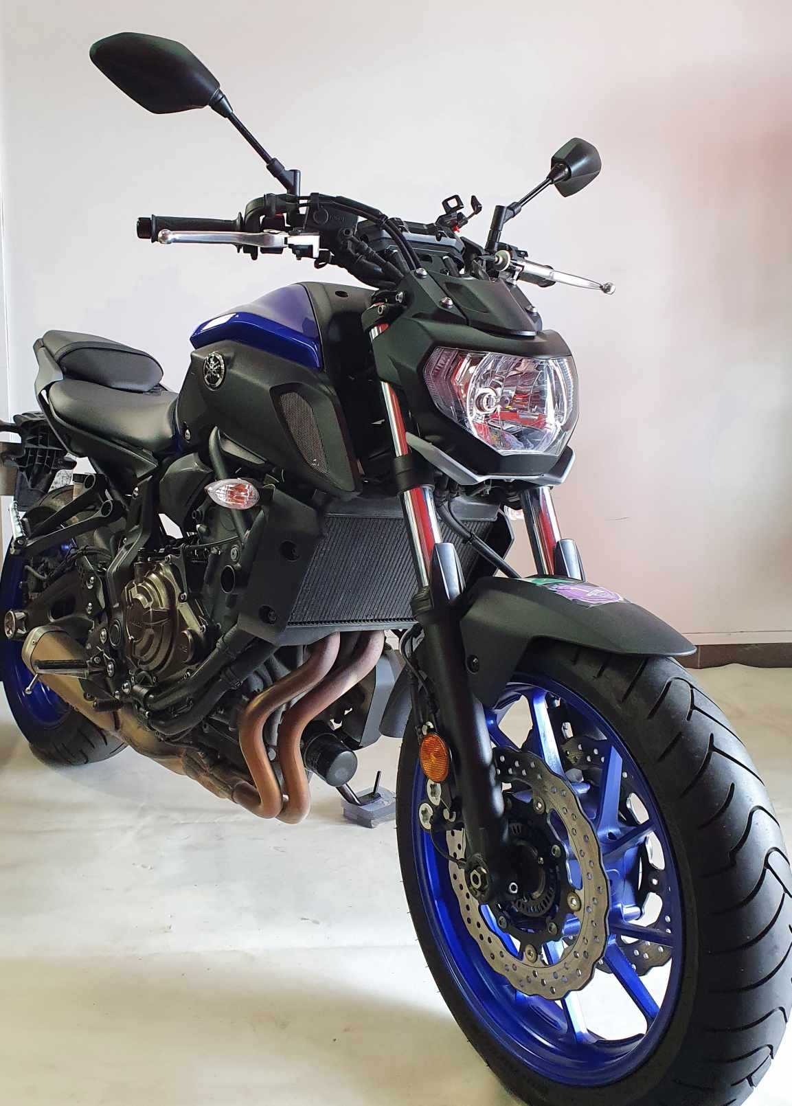 Yamaha MT-07 ABS 2021 HD vue 3/4 droite