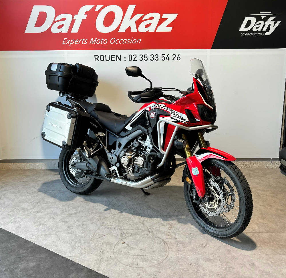 Honda CRF1000D 2016 vue 3/4 droite