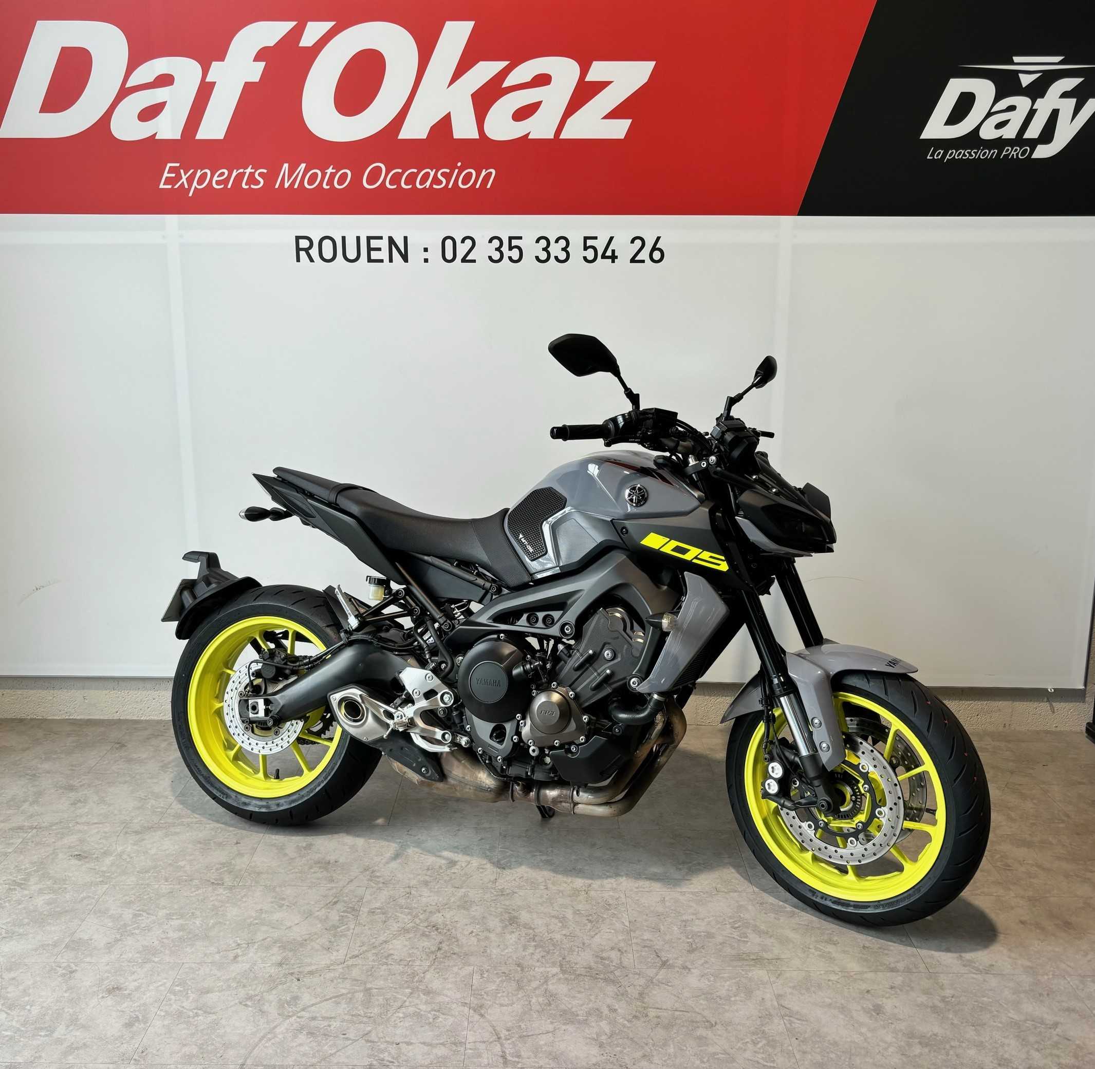 Yamaha MT-09 850 ABS 2017 HD vue 3/4 droite