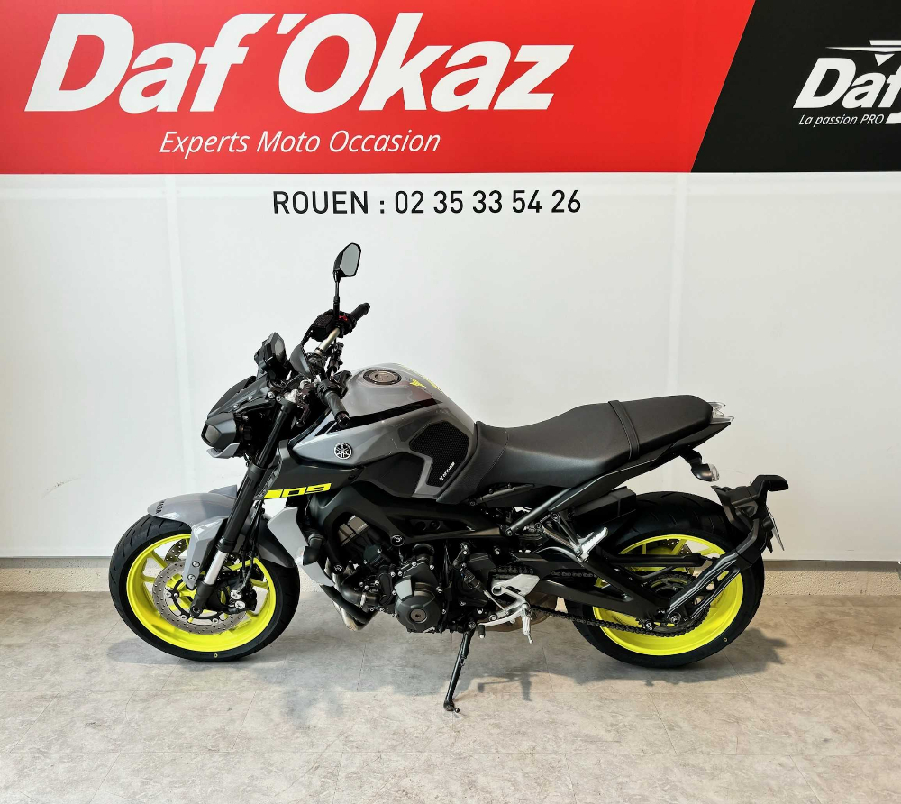 Yamaha MT-09 850 ABS 2017 vue gauche