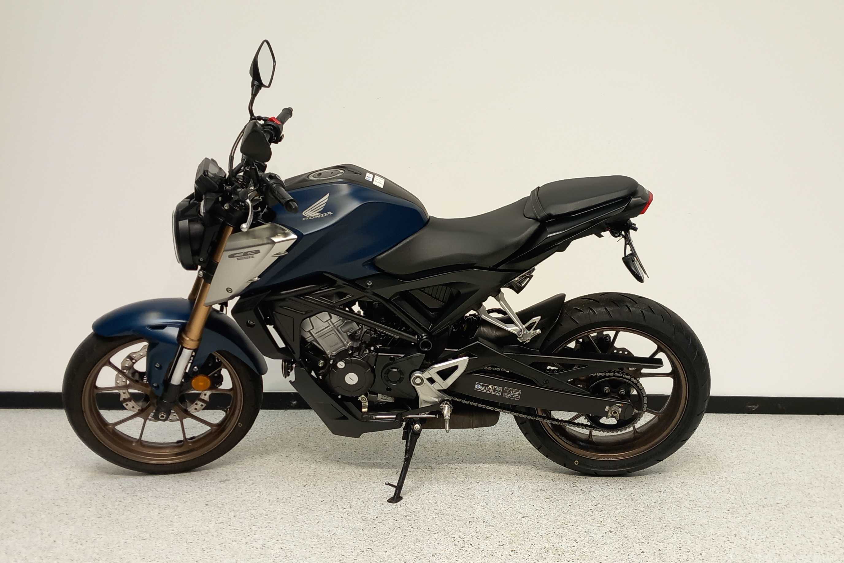 Honda CB 125 R 2022 HD vue gauche