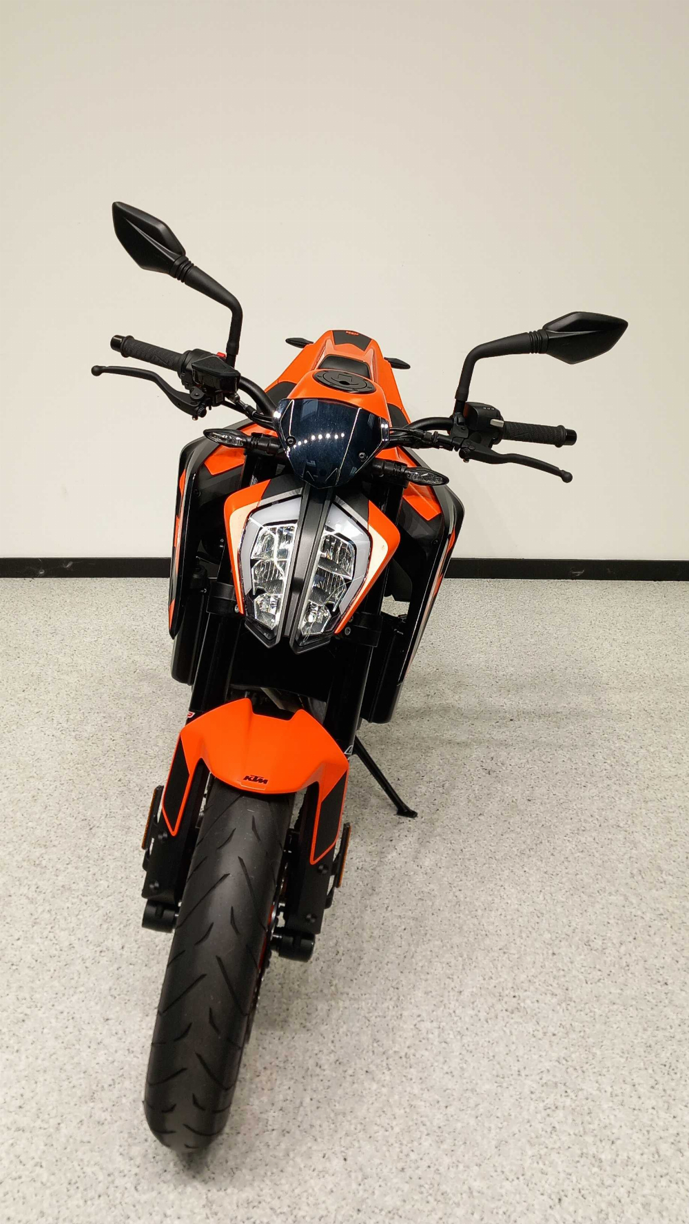 KTM 890 Duke 2022 vue avant