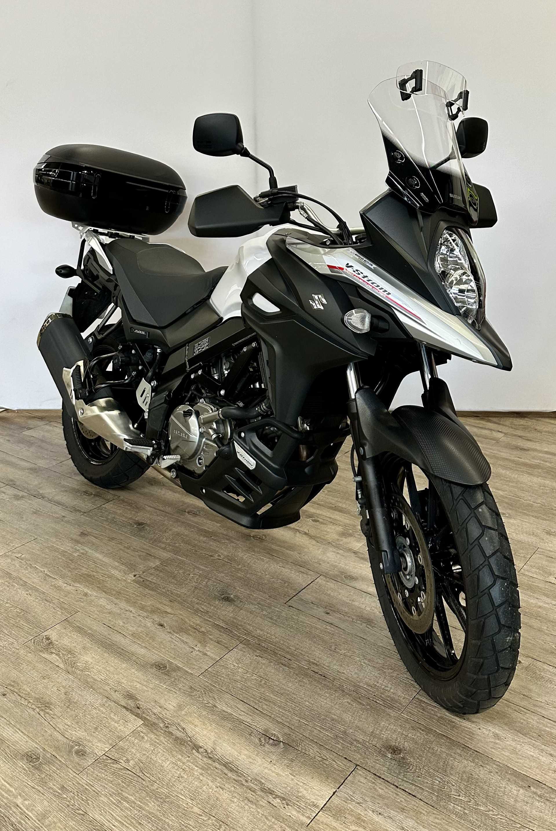 Suzuki DL 650 V-Strom ABS 2017 HD vue 3/4 droite