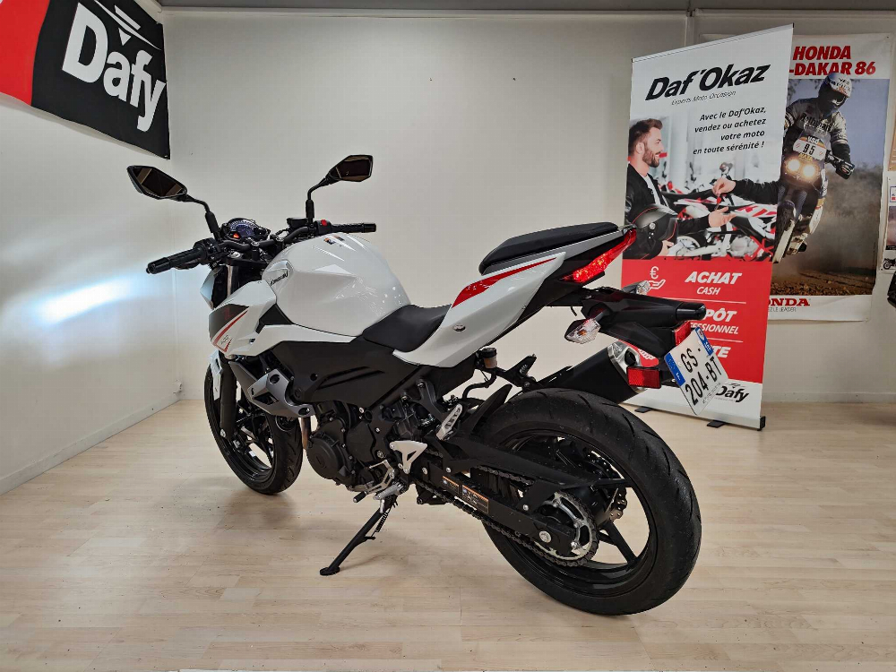 Kawasaki Z 400 2021 vue arrière