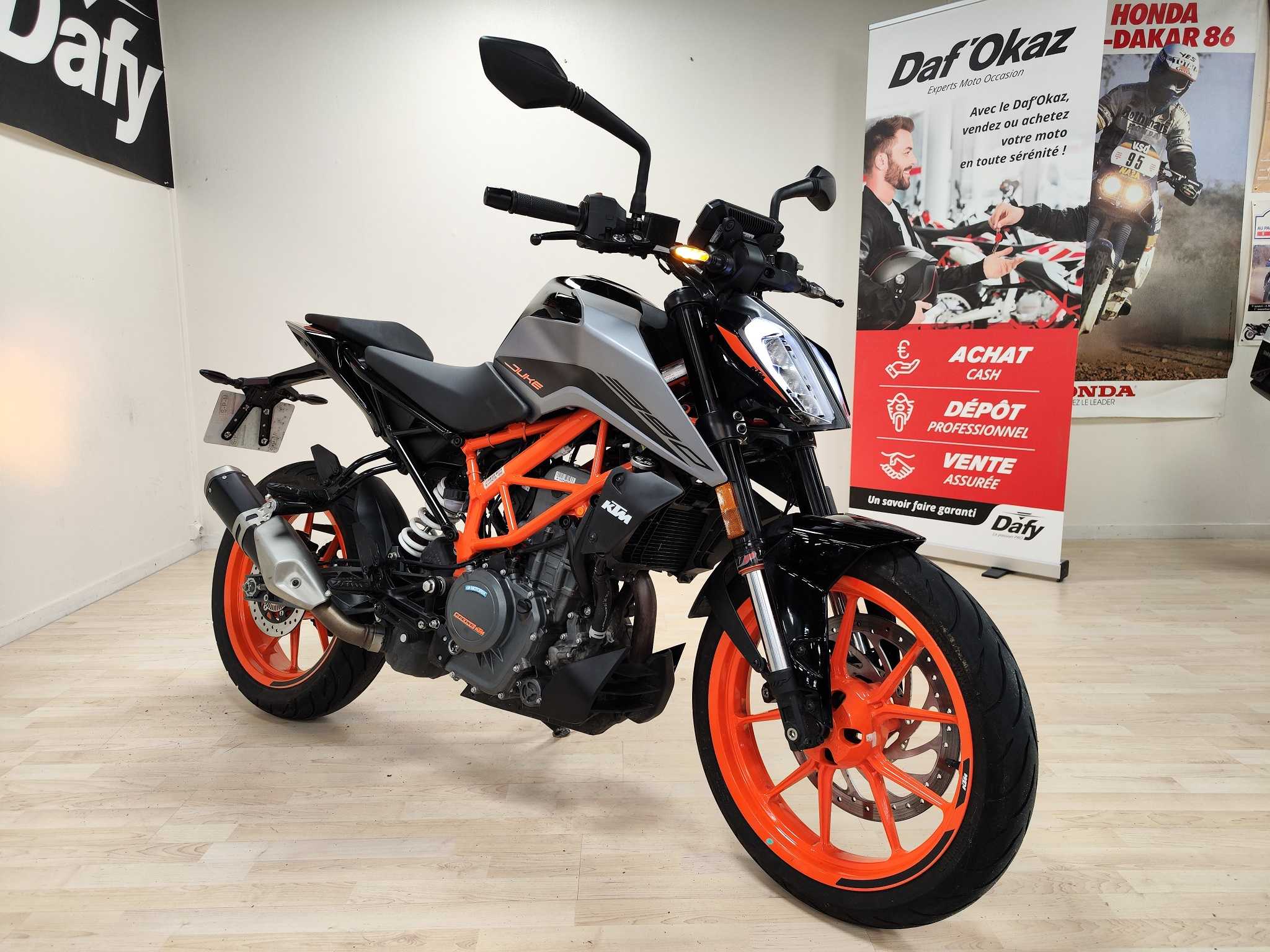 KTM 390 Duke 2021 HD vue 3/4 droite