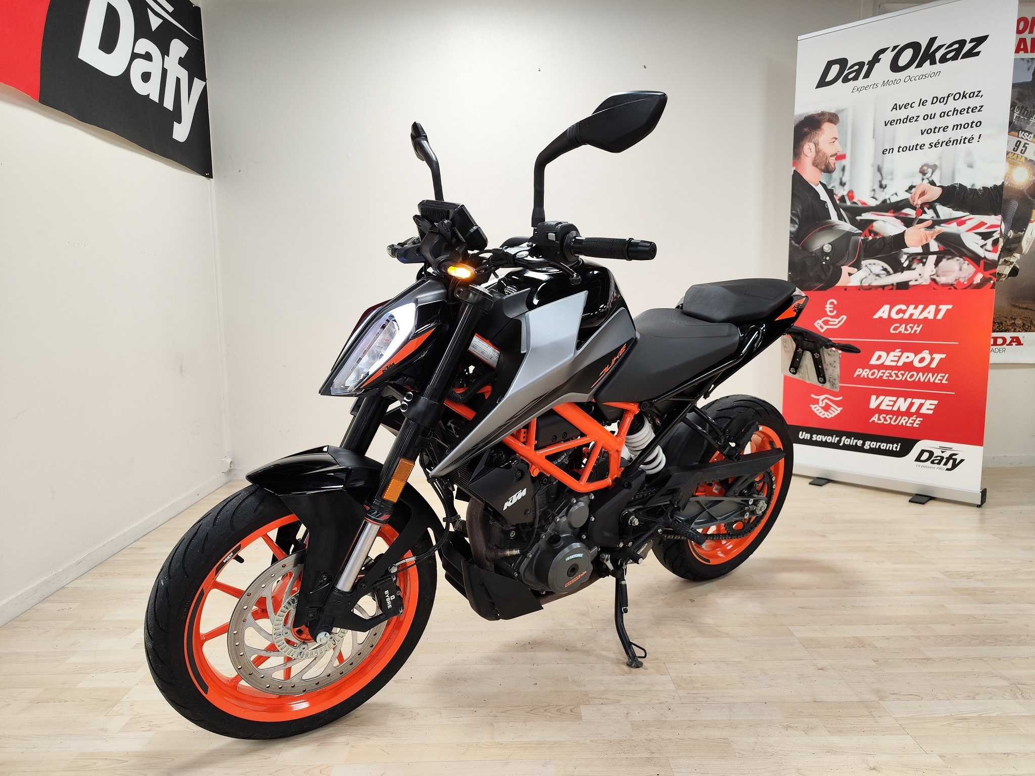 KTM 390 Duke 2021 HD vue avant