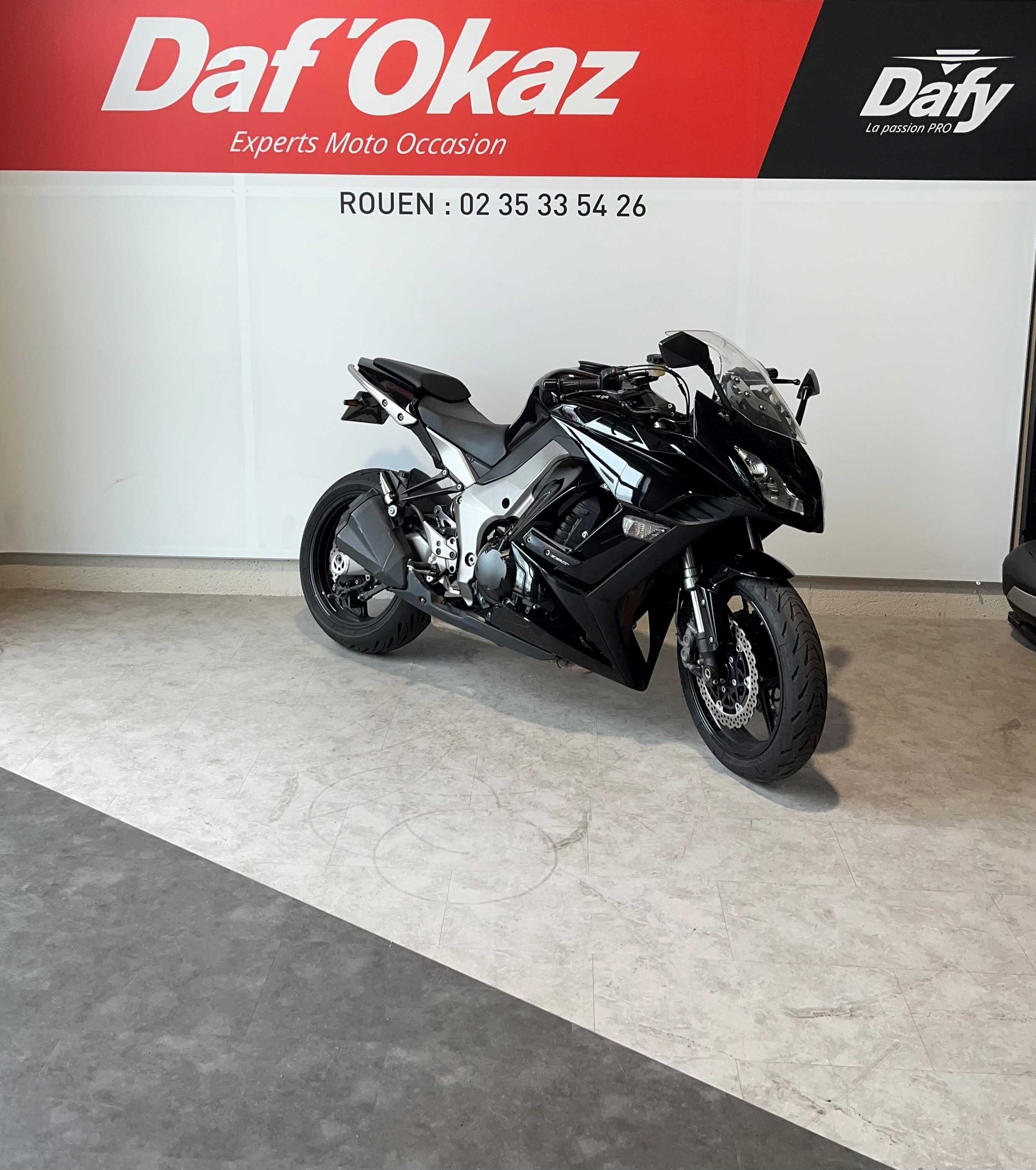 Kawasaki Z 1000 SX 2011 HD vue 3/4 droite