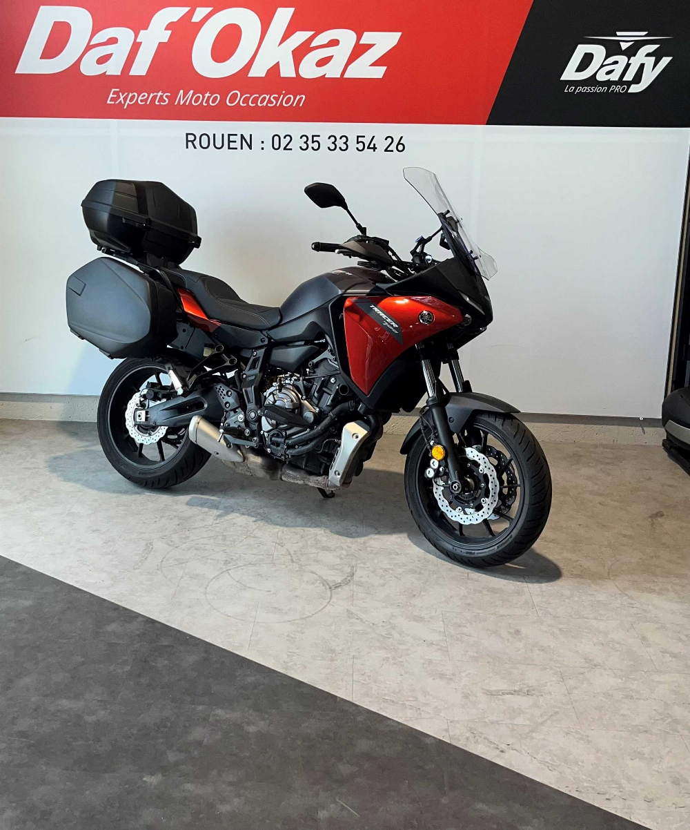 Yamaha MT-07 Tracer (MTT690) 2021 vue 3/4 droite