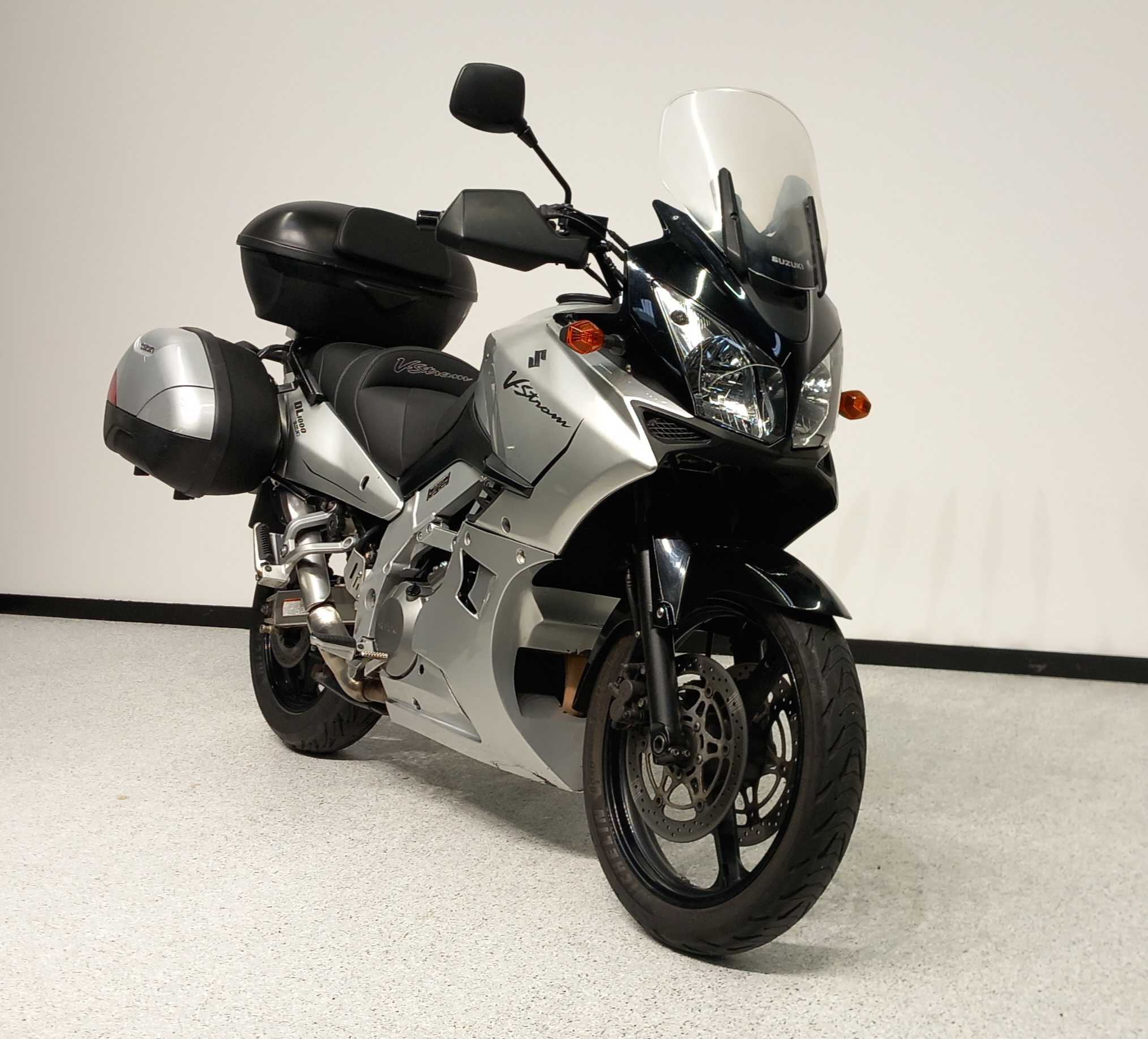 Suzuki DL 1000 V-Strom 2005 HD vue 3/4 droite