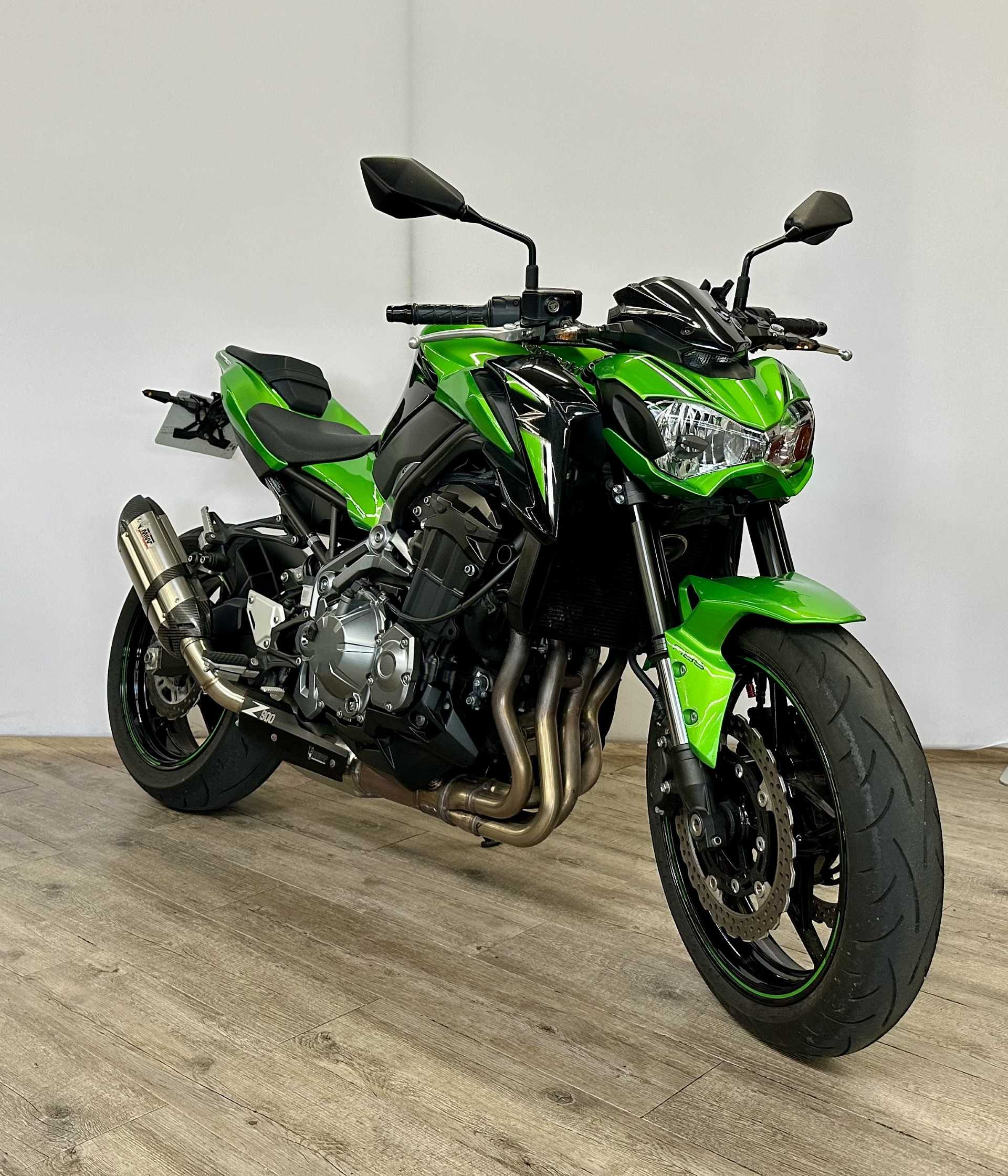 Kawasaki Z 900 2017 HD vue 3/4 droite