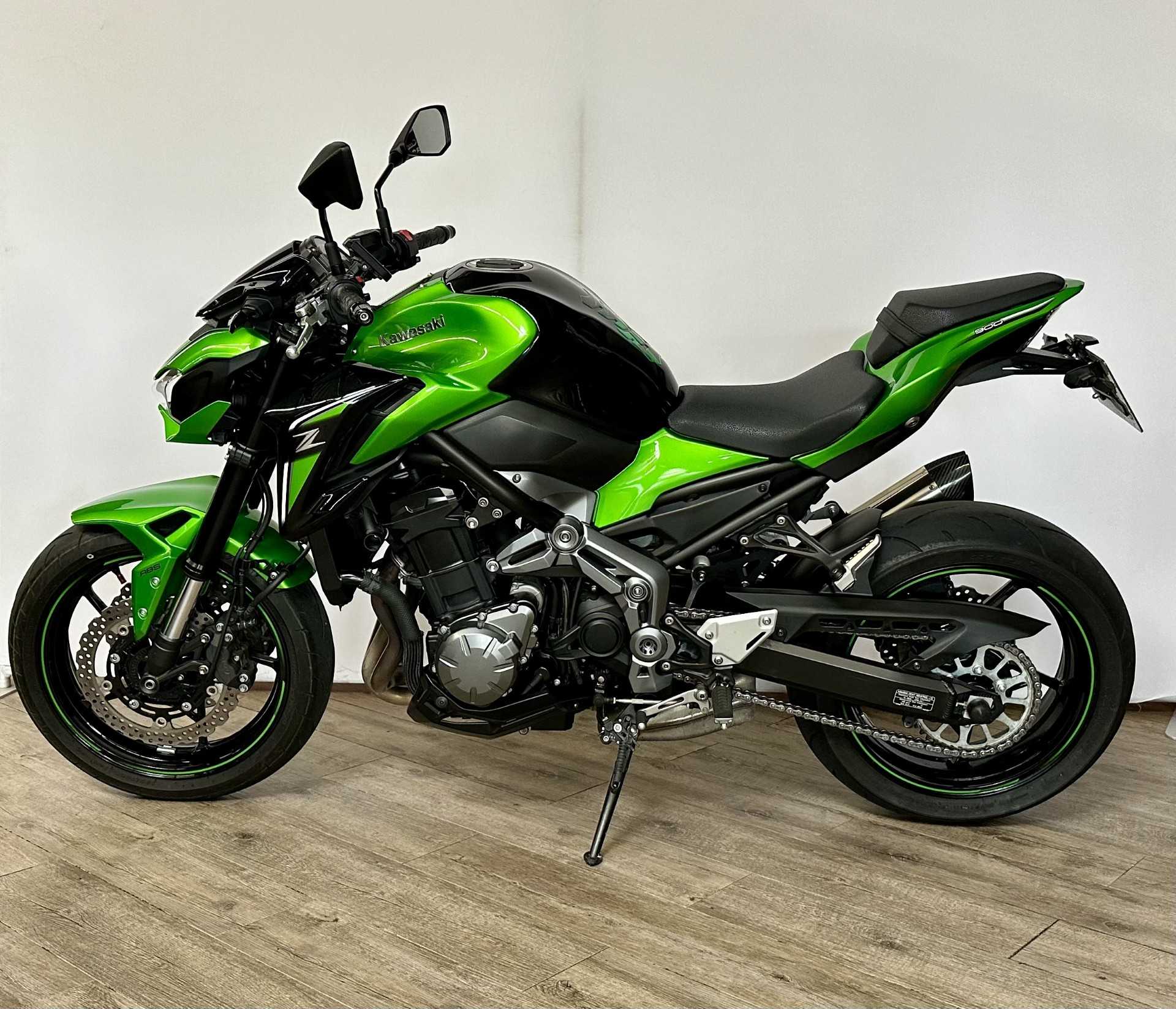 Kawasaki Z 900 2017 HD vue gauche