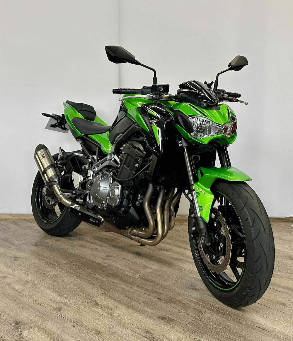 Kawasaki Z 900 2017 vue 3/4 droite