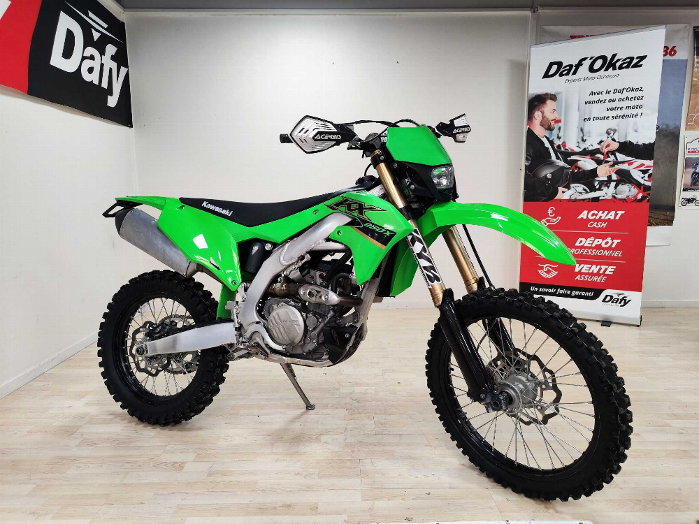 Kawasaki KX 250 X 2023 vue 3/4 droite