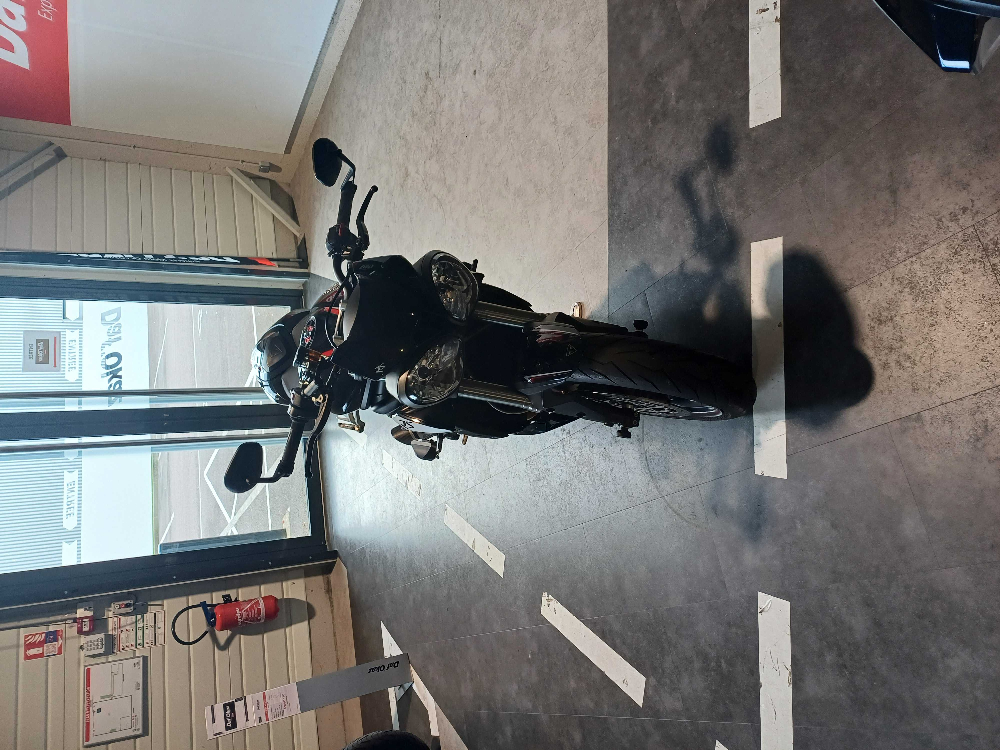 Triumph STREET TRIPLE 765 RS RS 2017 vue avant