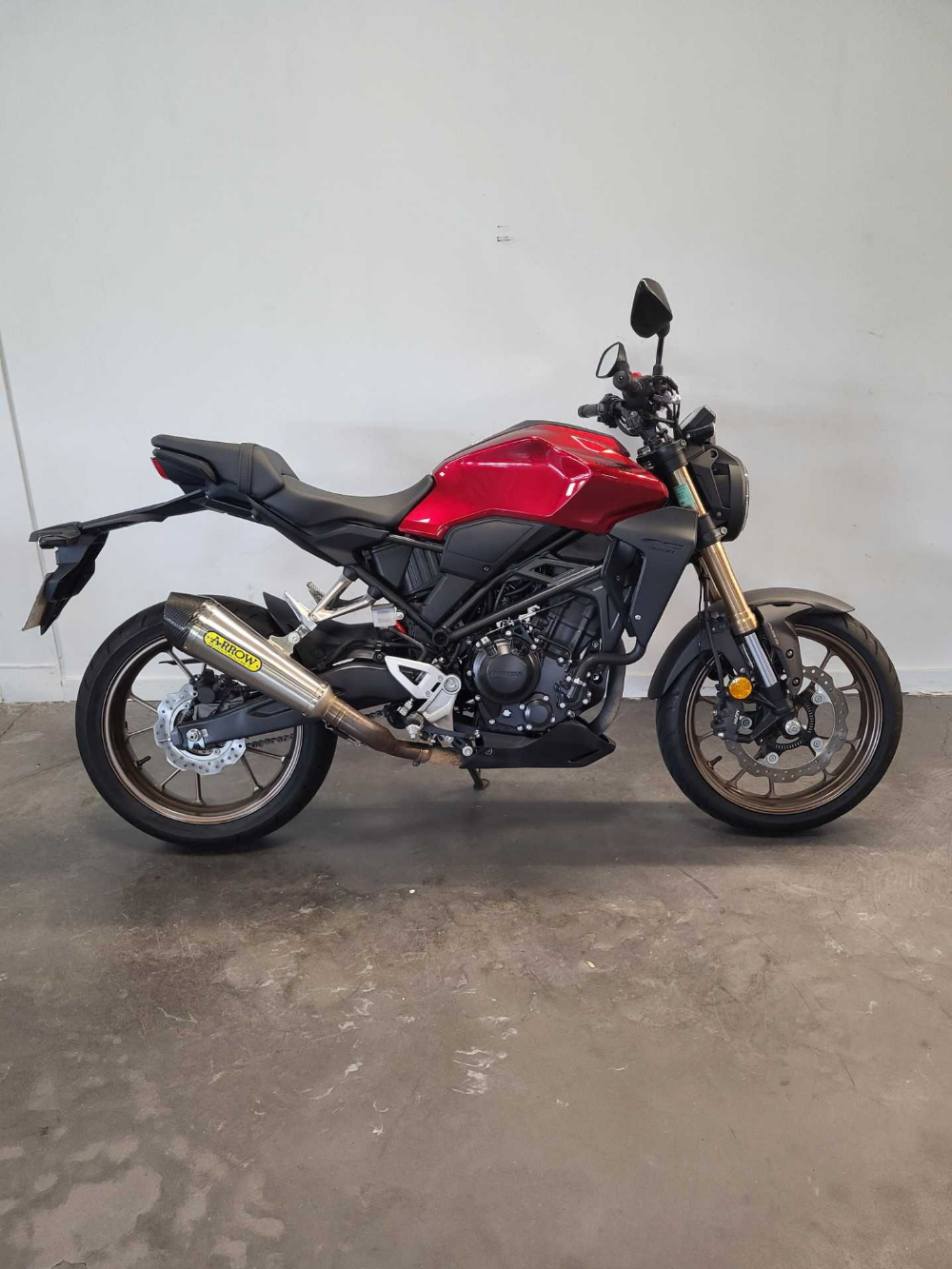 Honda CB 300 R 2019 vue 3/4 droite