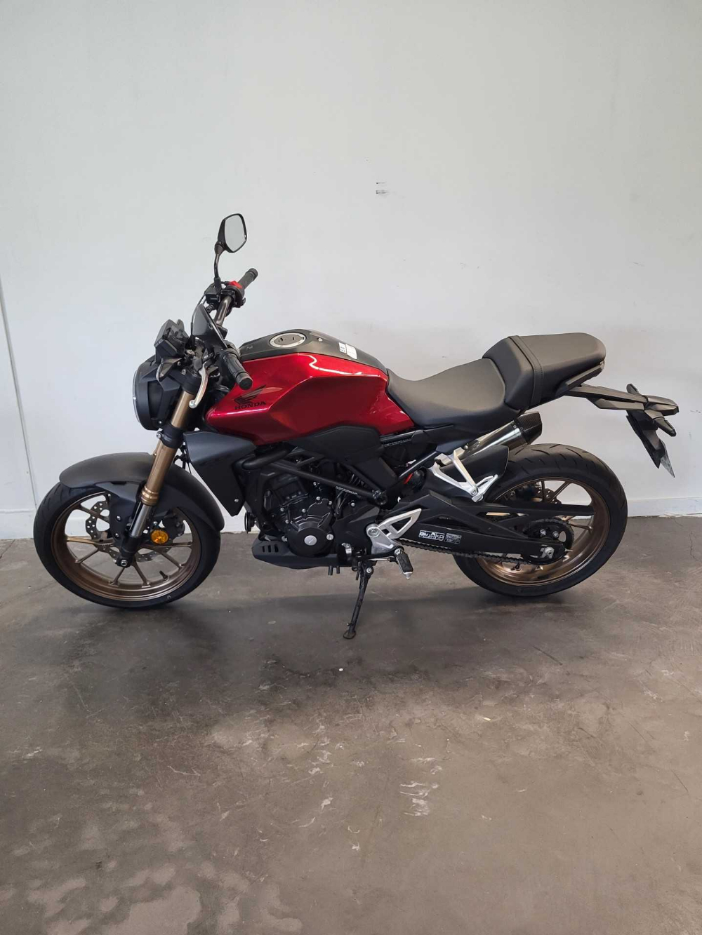 Honda CB 300 R 2019 vue gauche