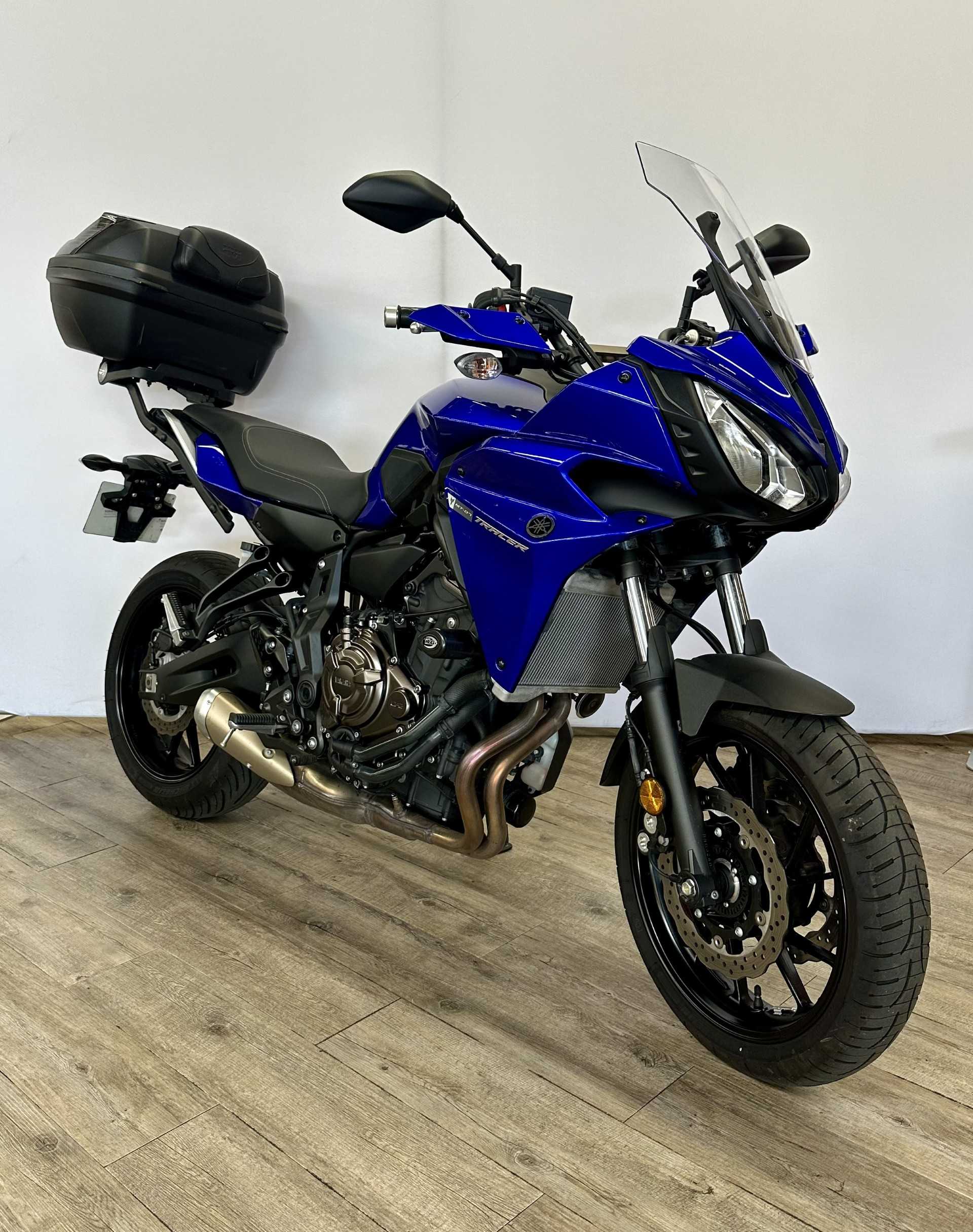 Yamaha MT-07 Tracer (MTT690) 2016 HD vue 3/4 droite