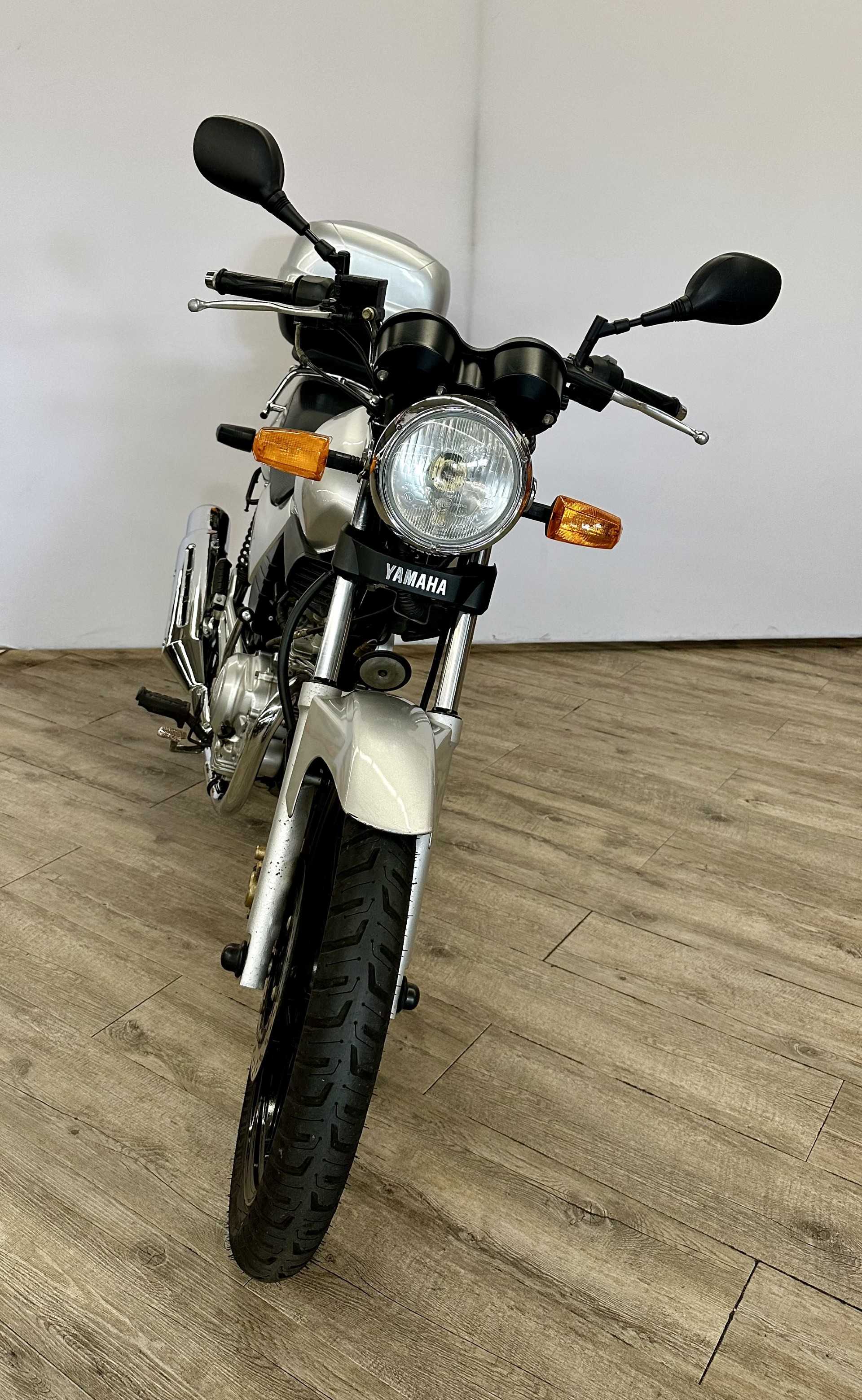 Yamaha YBR 125 2006 HD vue avant