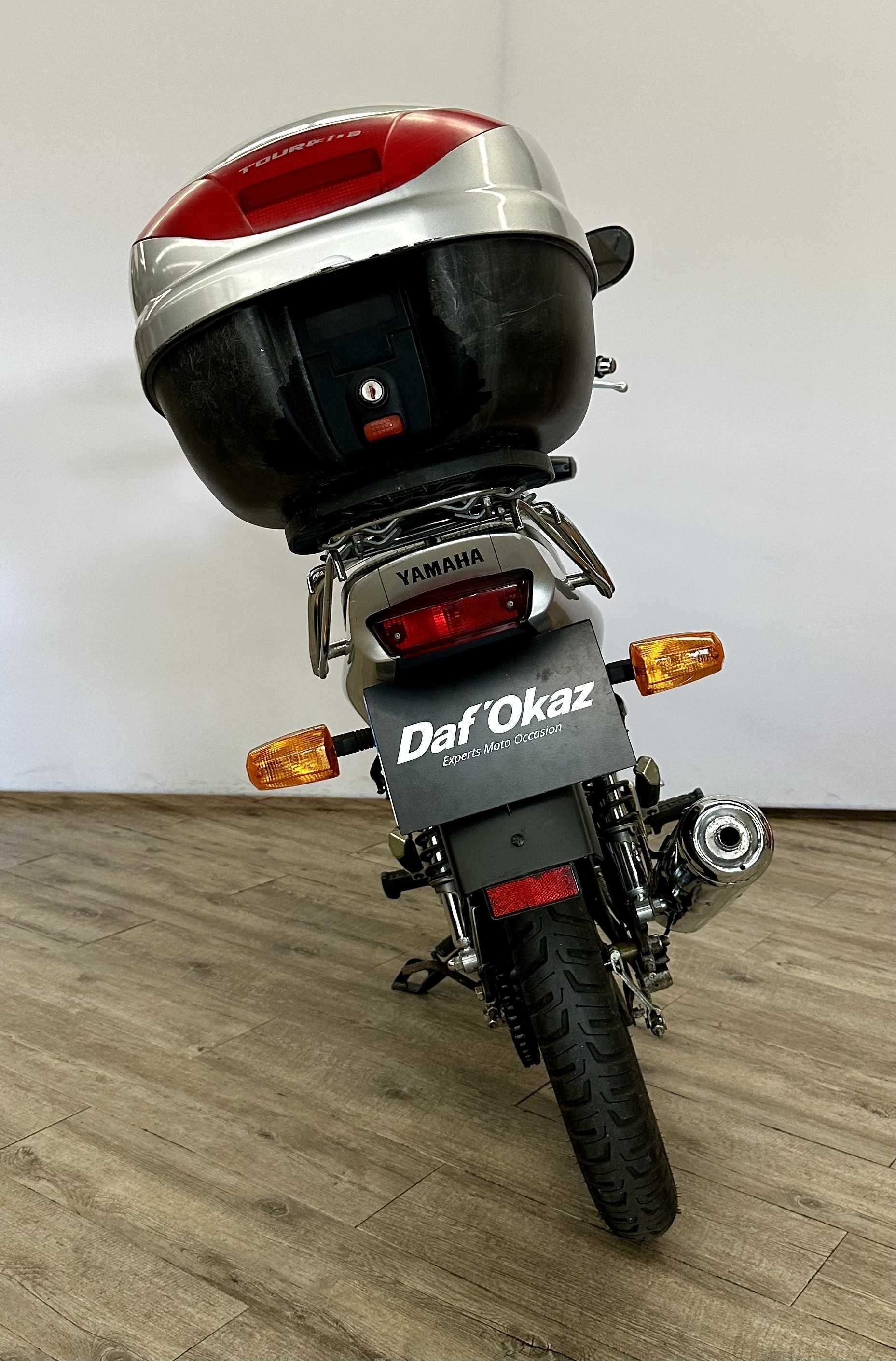 Yamaha YBR 125 2006 HD vue arrière