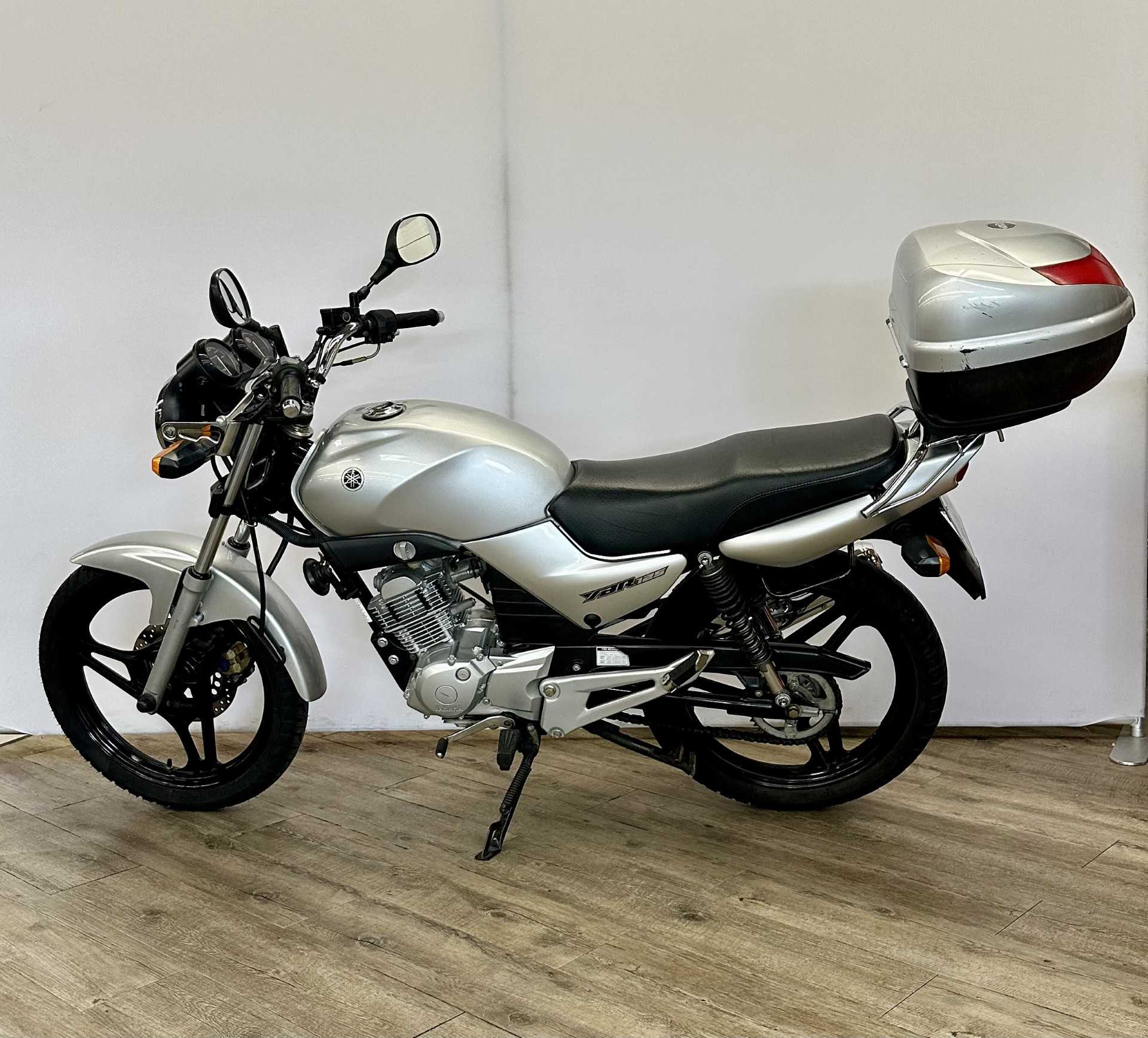 Yamaha YBR 125 2006 HD vue gauche